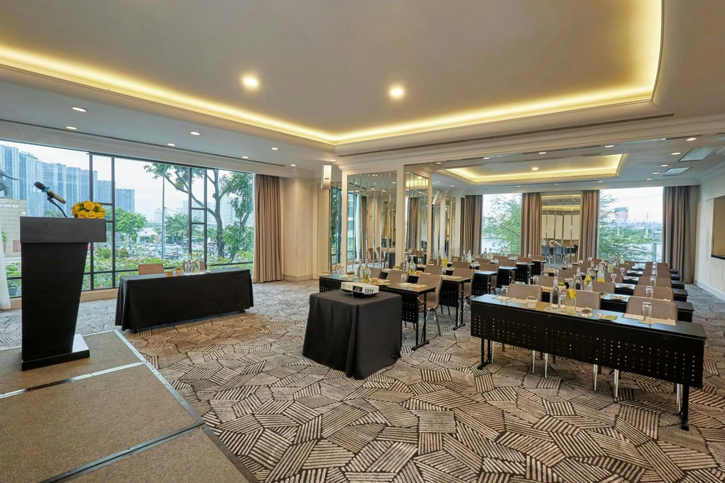 Meeting/conference room in Renaissance Riverside Hotel Saigon