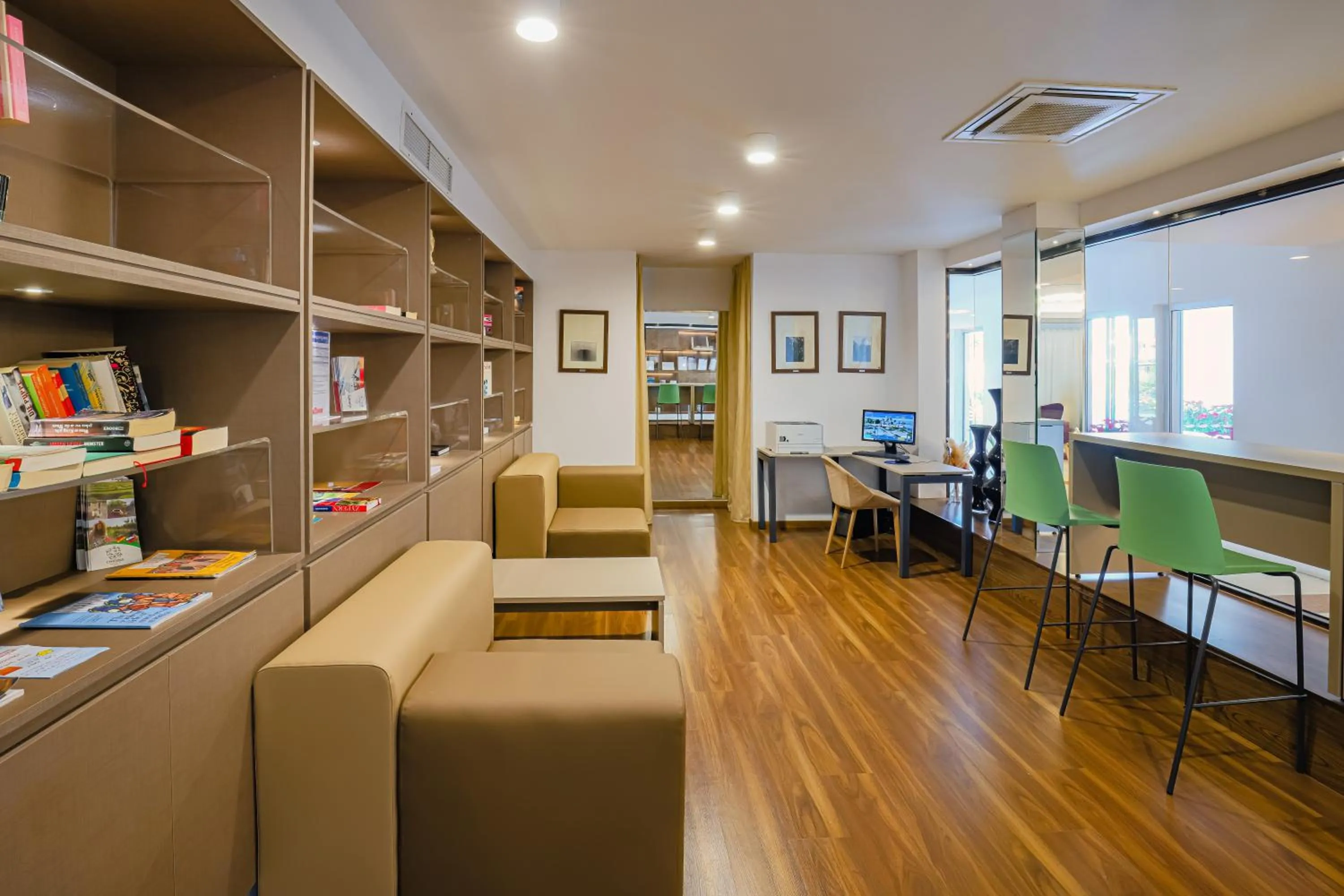 Library in Lordos Beach Hotel & Spa