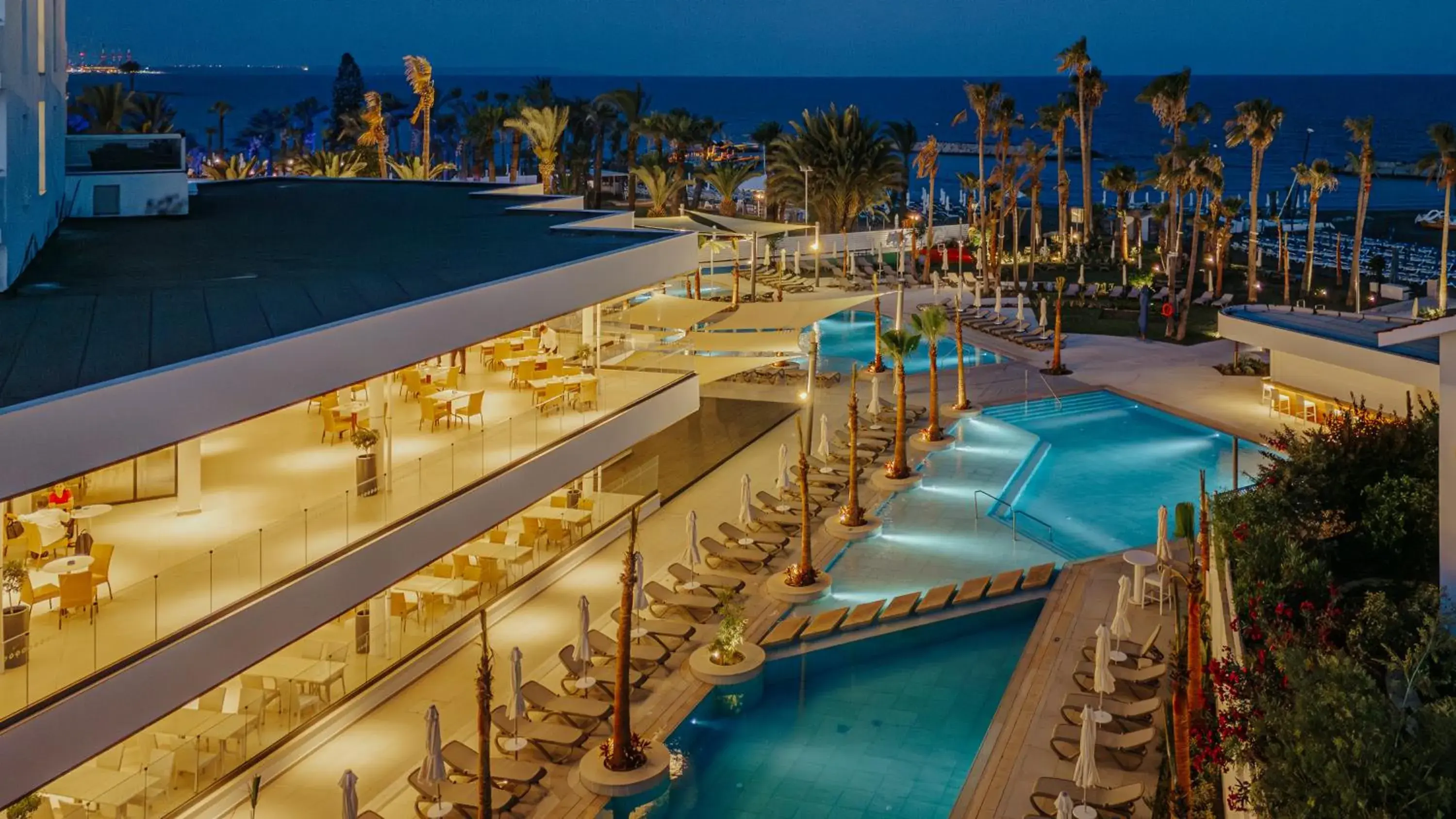 Swimming pool in Lordos Beach Hotel & Spa Swimming pool in Lordos Beach Hotel & Spa