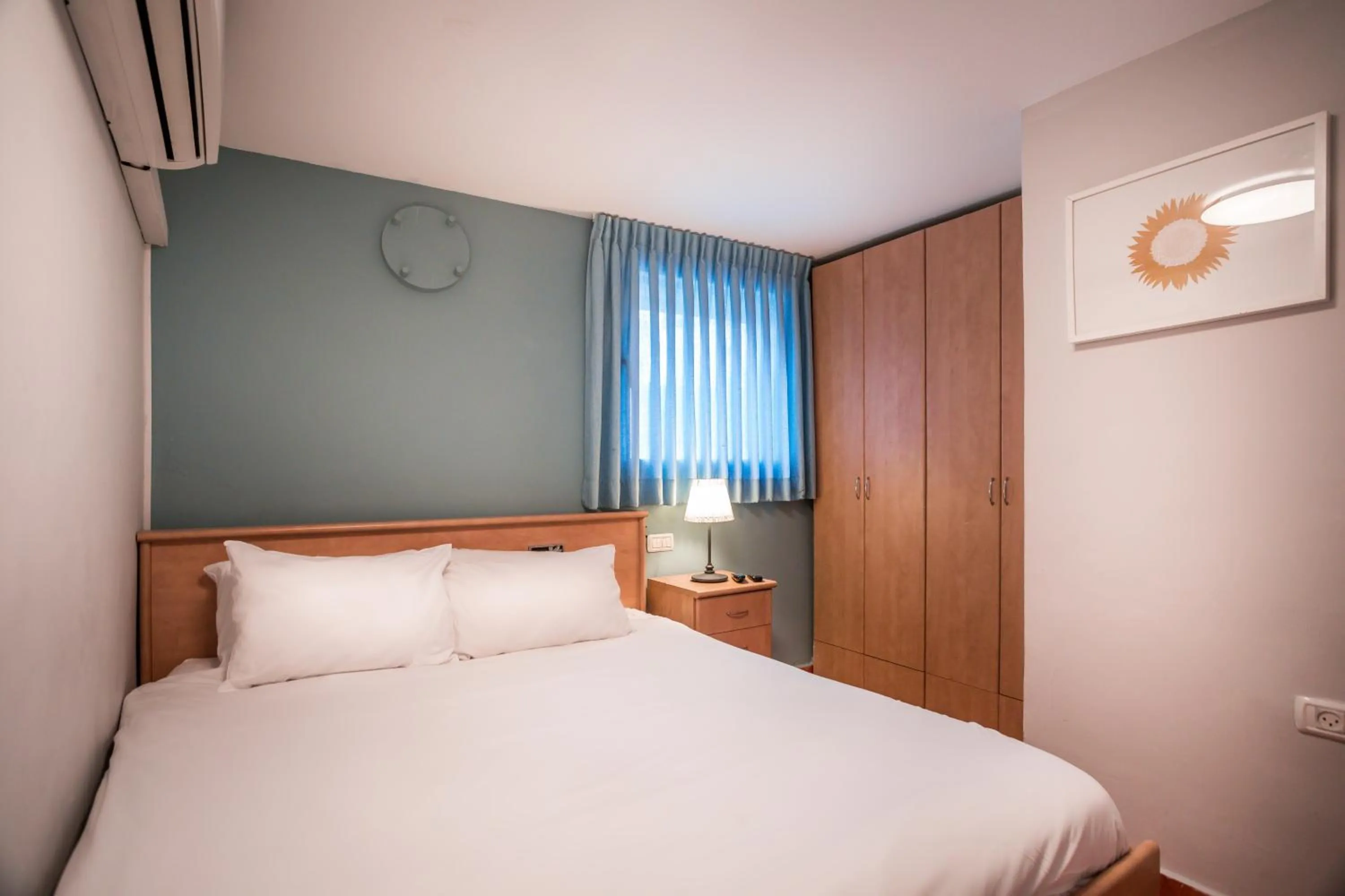 Bedroom, Bed in Avital Hotel