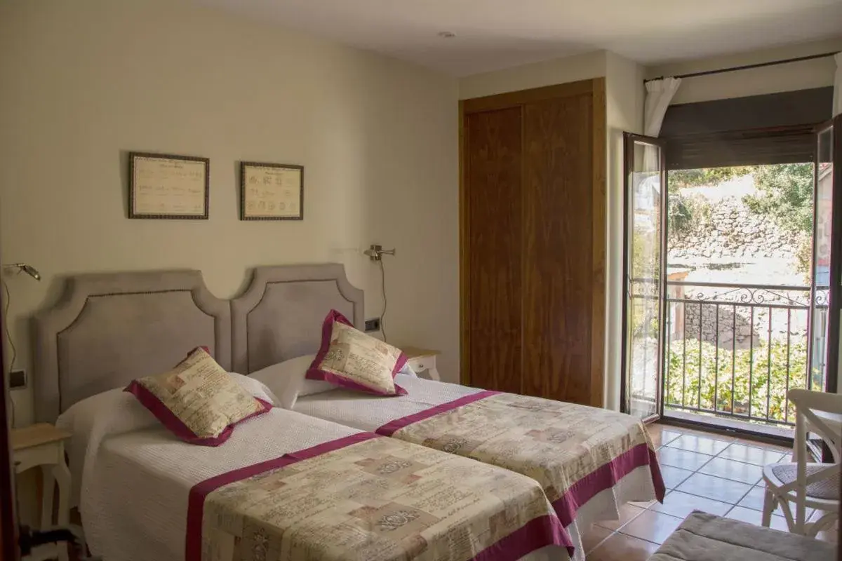 Standard Twin Room in Casa Rural Fuente El Boticario Standard Twin Room in Casa Rural Fuente El Boticario