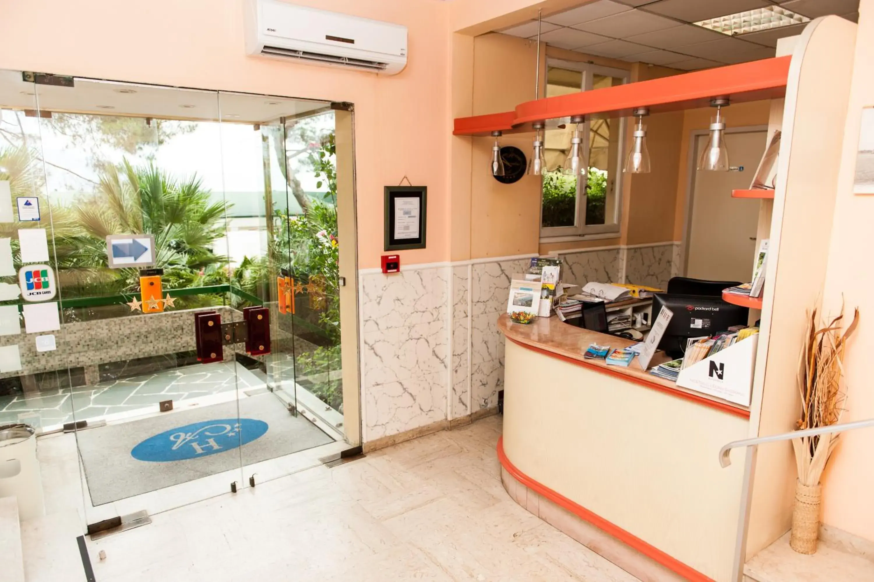 Lobby or reception in Hôtel Alexandra Lobby or reception in Hôtel Alexandra