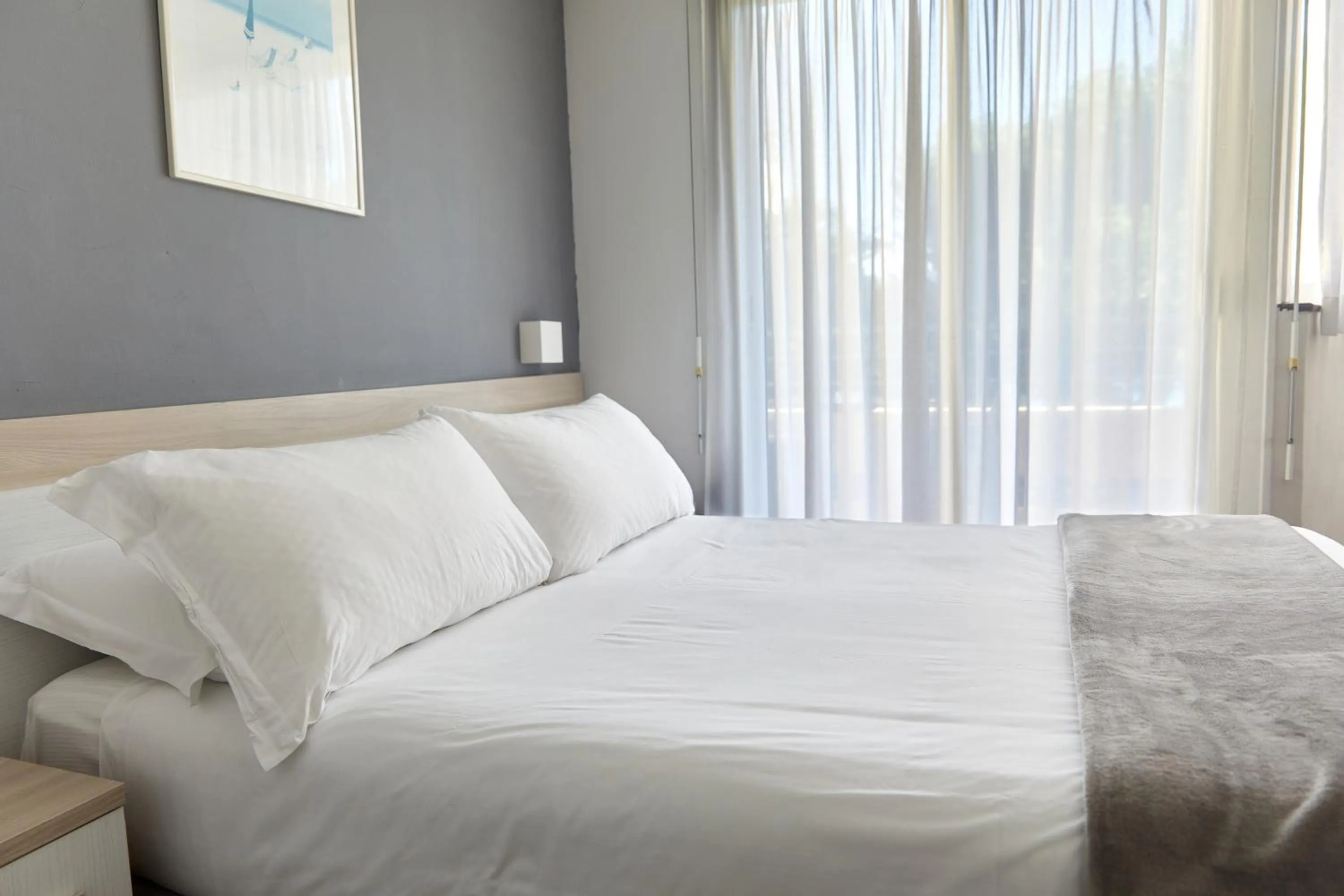 Bedroom, Bed in Hôtel Alexandra