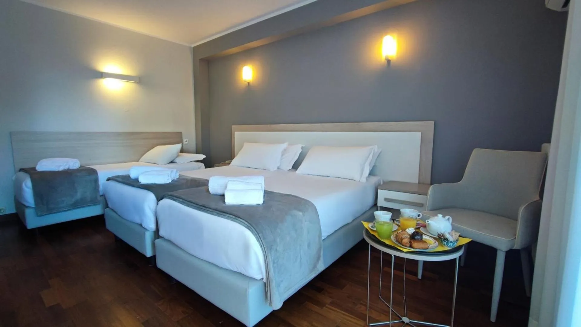 Bedroom, Bed in Hôtel Alexandra