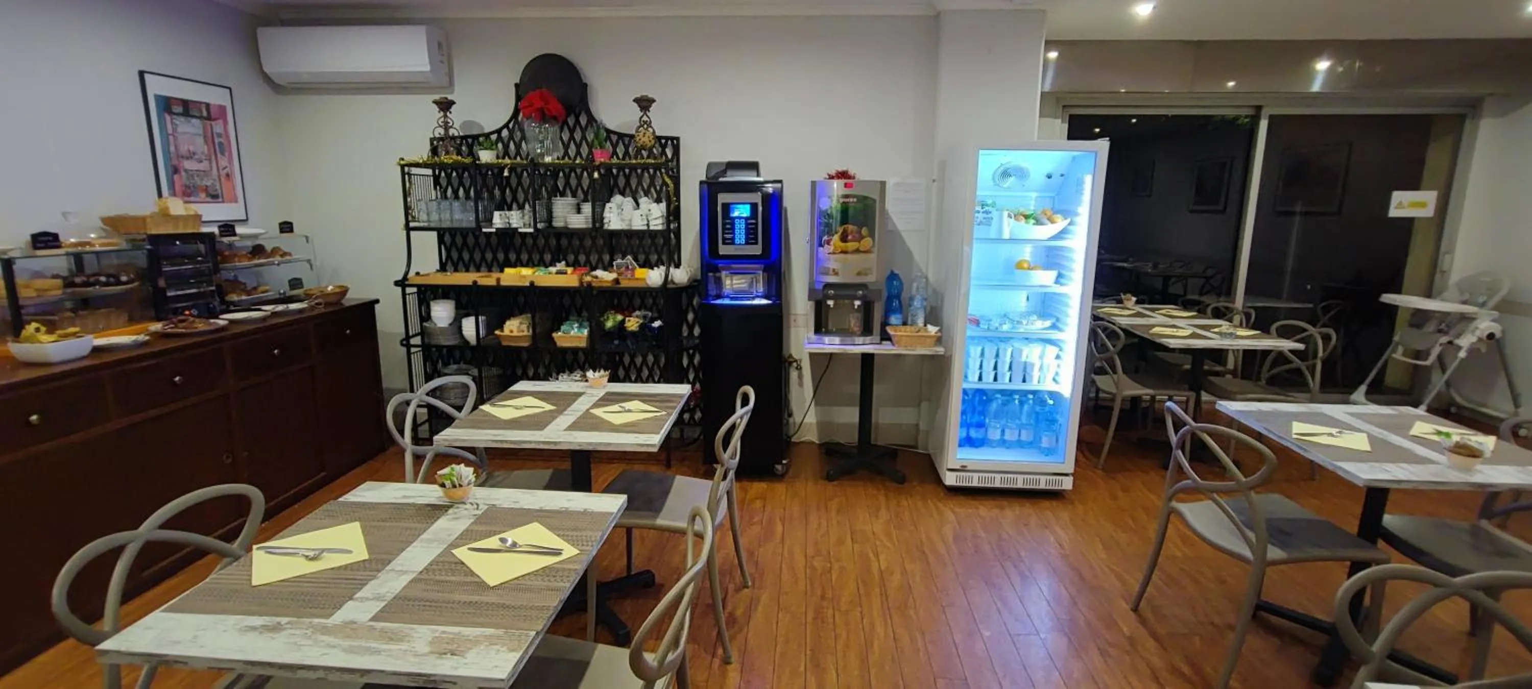 Breakfast in Hôtel Alexandra