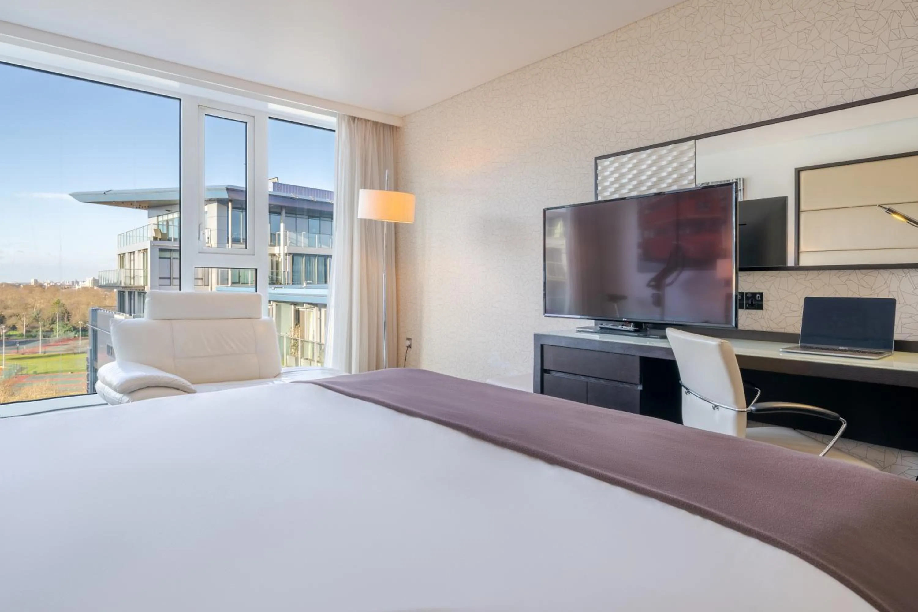 TV and multimedia, Bed in Pestana Chelsea Bridge Hotel & SPA