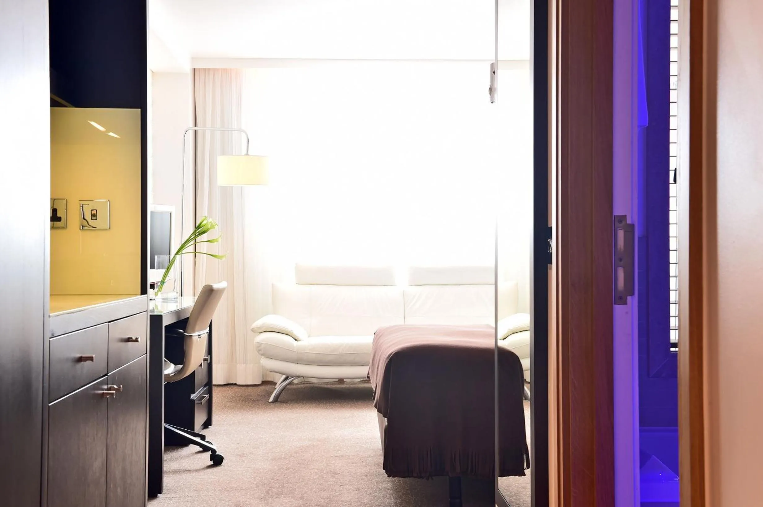 Photo of the whole room, Bed in Pestana Chelsea Bridge Hotel & SPA