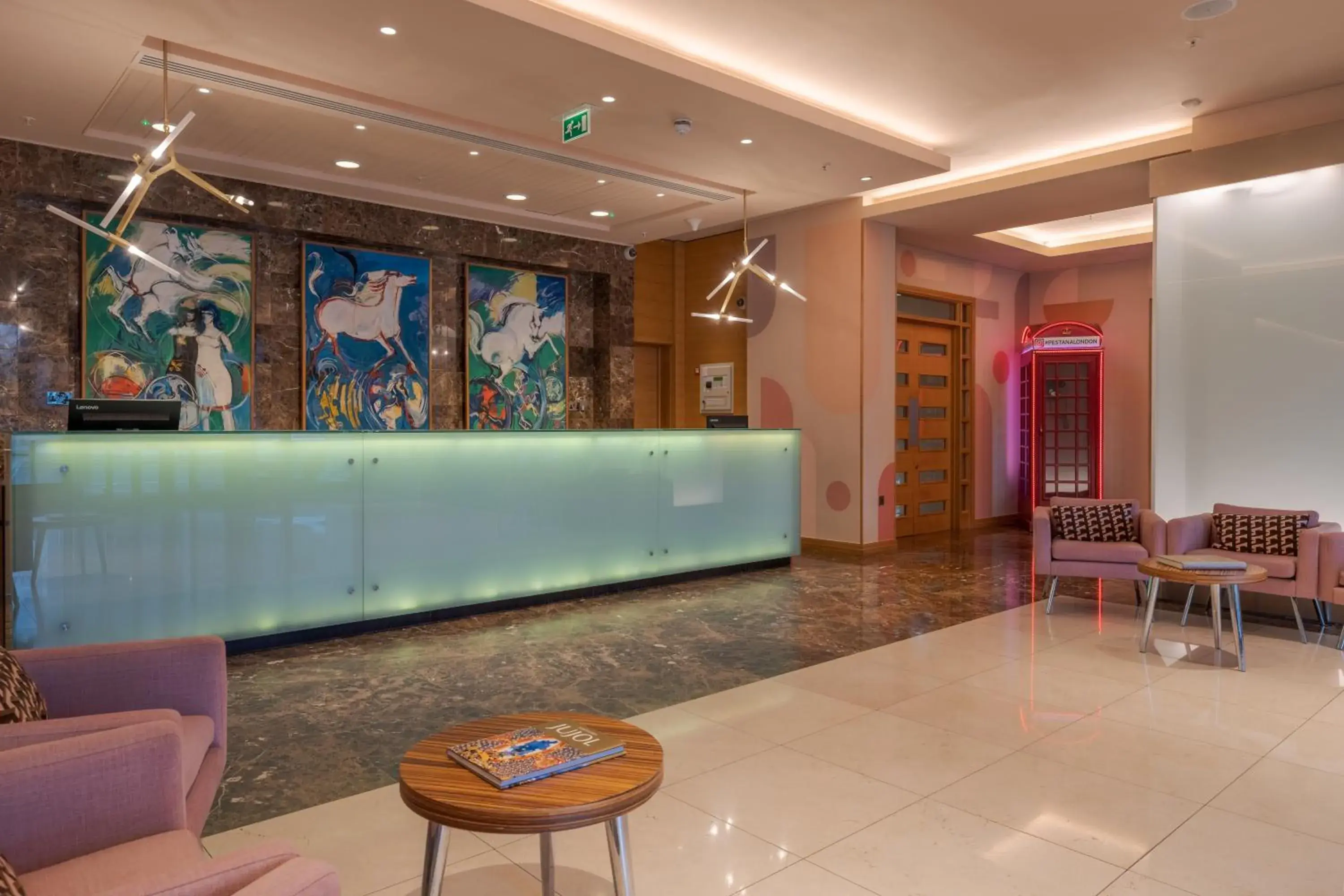 Lobby or reception in Pestana Chelsea Bridge Hotel & SPA Lobby or reception in Pestana Chelsea Bridge Hotel & SPA