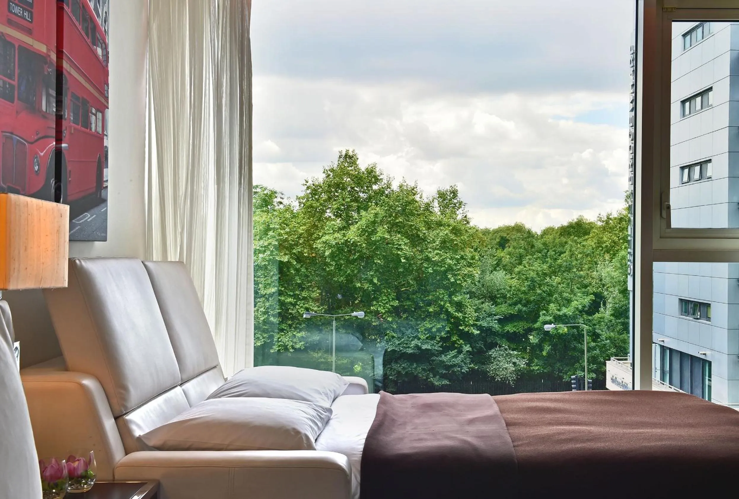 Bed in Pestana Chelsea Bridge Hotel & SPA