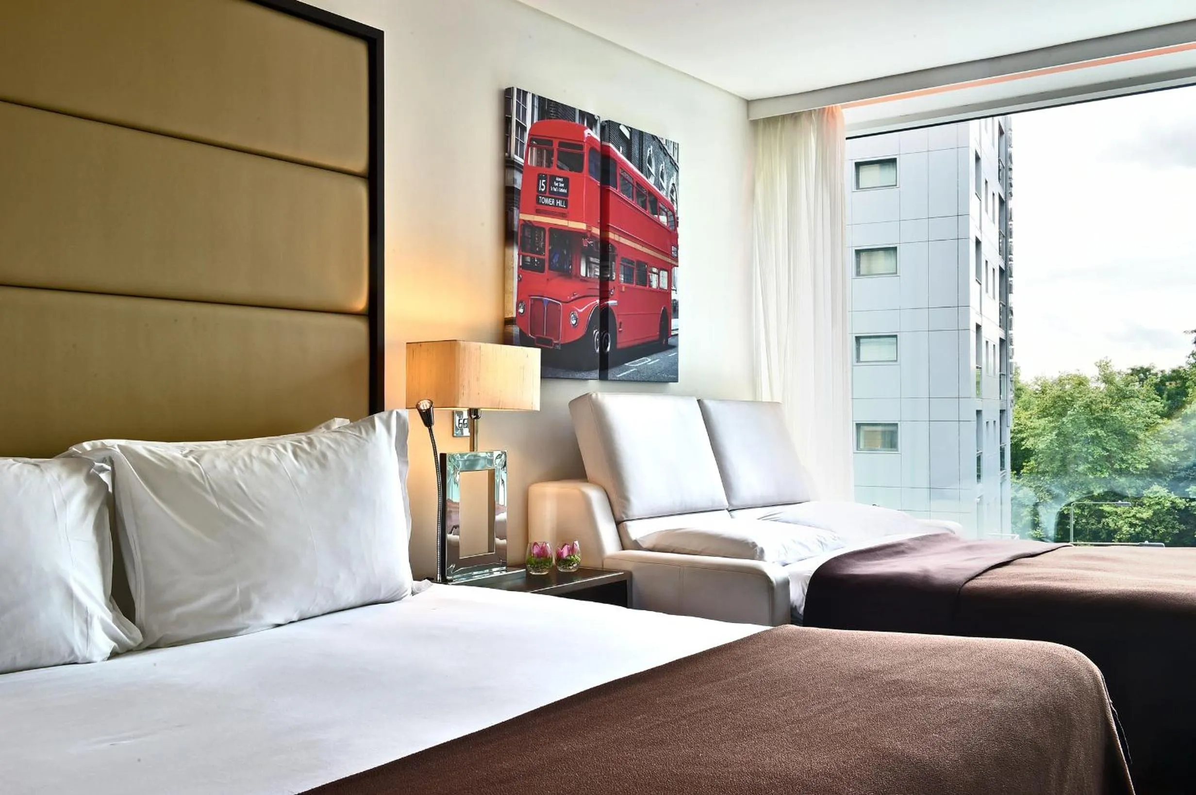 Bed in Pestana Chelsea Bridge Hotel & SPA