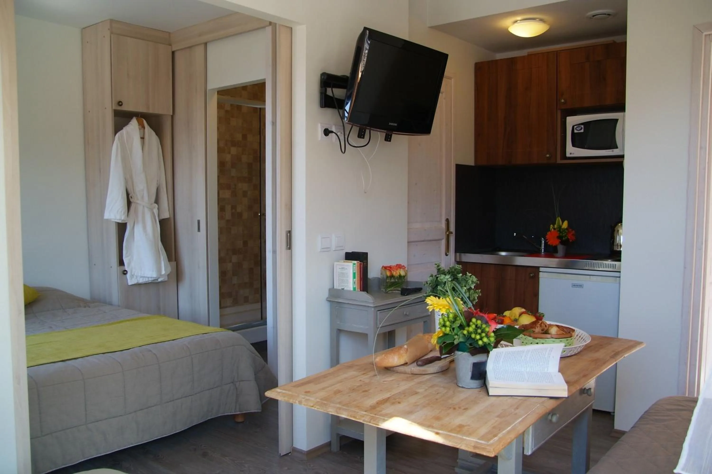Photo of the whole room, Bed in Résidence Sunêlia Les Logis d'Orres