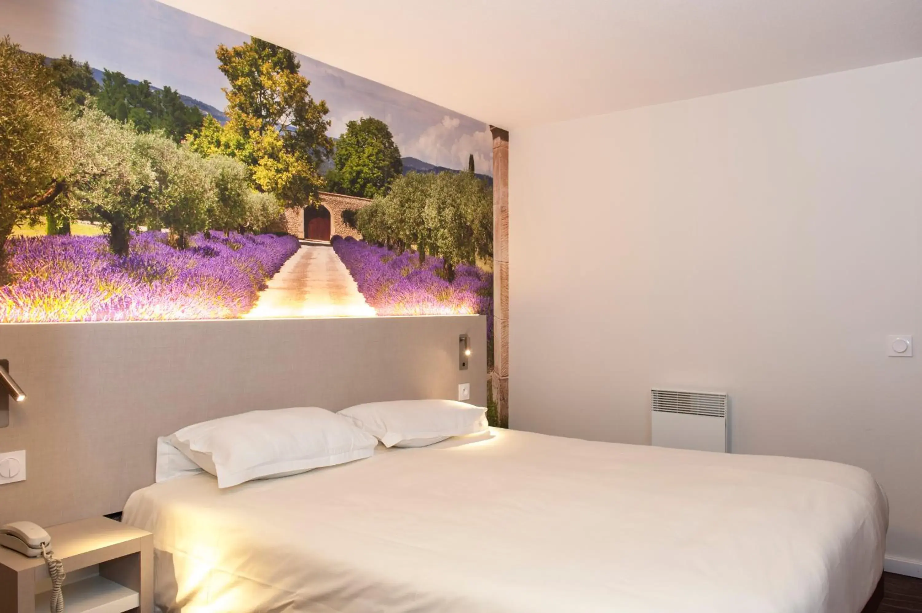 Double Room in Brit Hotel Avignon Sud Le Calendal Double Room in Brit Hotel Avignon Sud Le Calendal