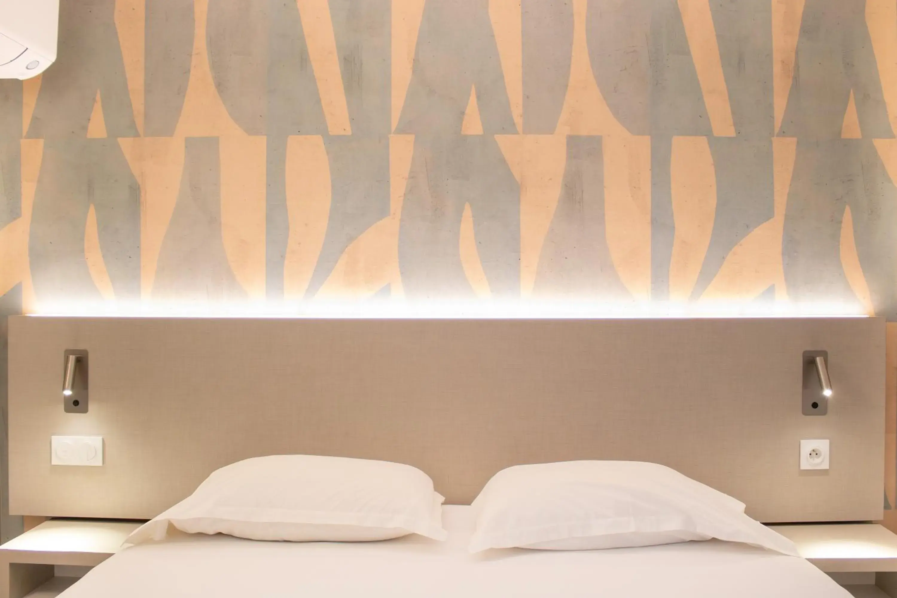 Bedroom, Bed in Brit Hotel Avignon Sud Le Calendal Bedroom, Bed in Brit Hotel Avignon Sud Le Calendal