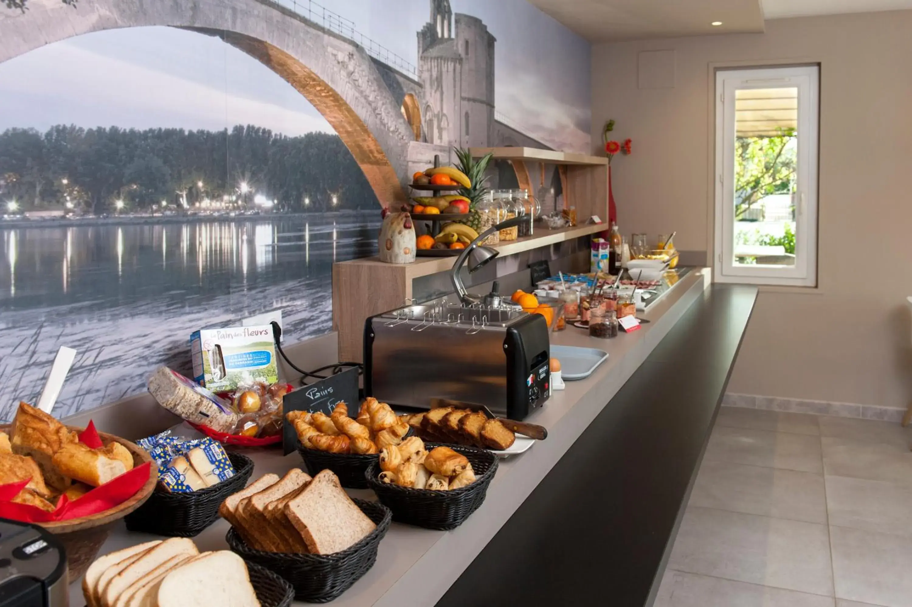 Breakfast in Brit Hotel Avignon Sud Le Calendal Breakfast in Brit Hotel Avignon Sud Le Calendal