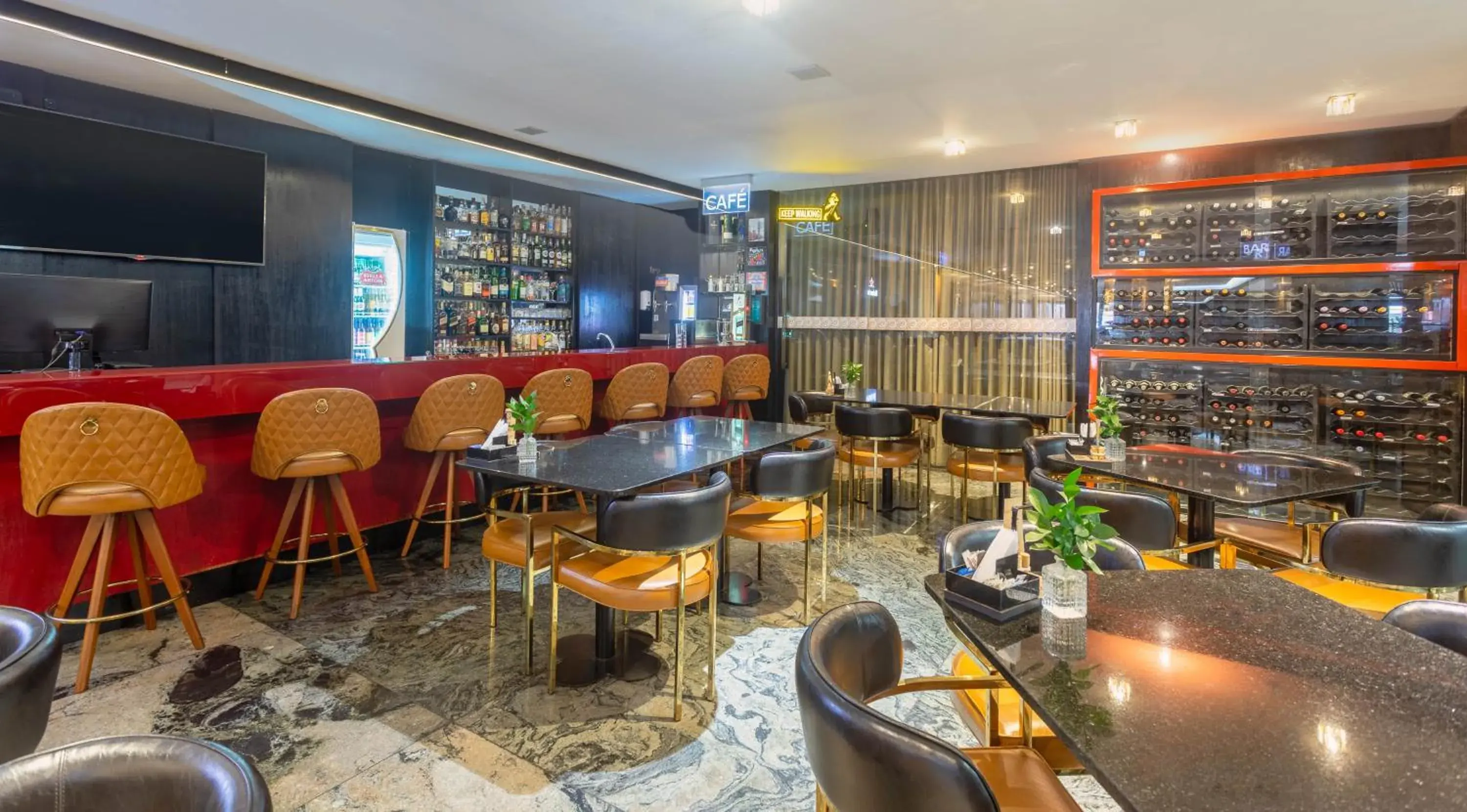 Lounge or bar in Ouro Minas Hotel Belo Horizonte, Dolce by Wyndham Lounge or bar in Ouro Minas Hotel Belo Horizonte, Dolce by Wyndham