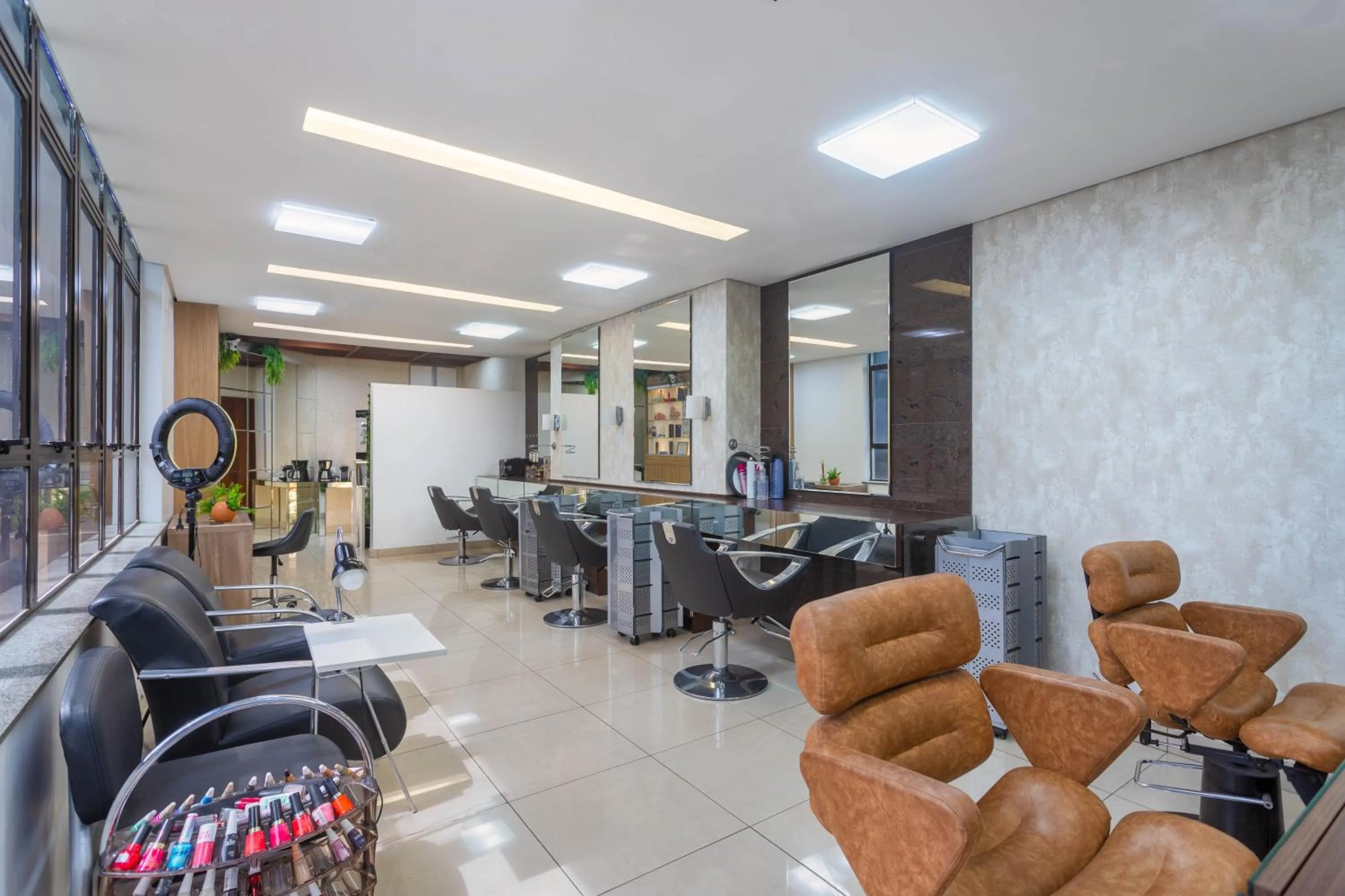 hair dresser in Ouro Minas Hotel Belo Horizonte, Dolce by Wyndham