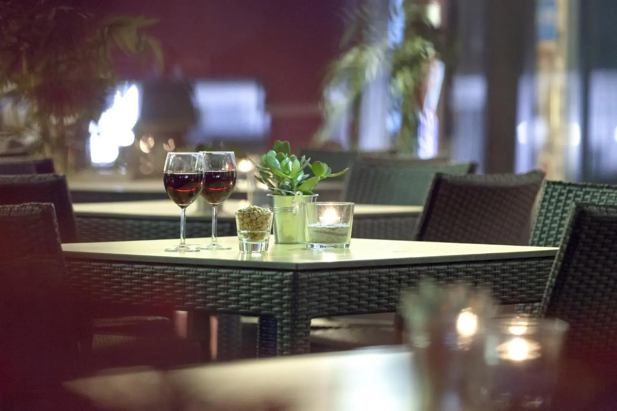 Bedroom in Holiday Inn Express Zürich Airport by IHG Bedroom in Holiday Inn Express Zürich Airport by IHG