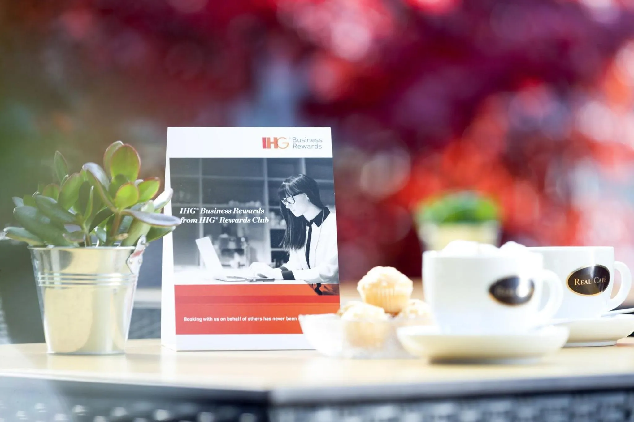 Restaurant/places to eat in Holiday Inn Express Zürich Airport by IHG