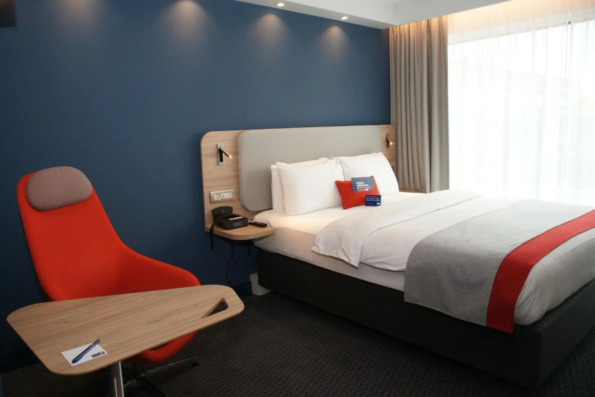 Photo of the whole room, Bed in Holiday Inn Express Zürich Airport by IHG