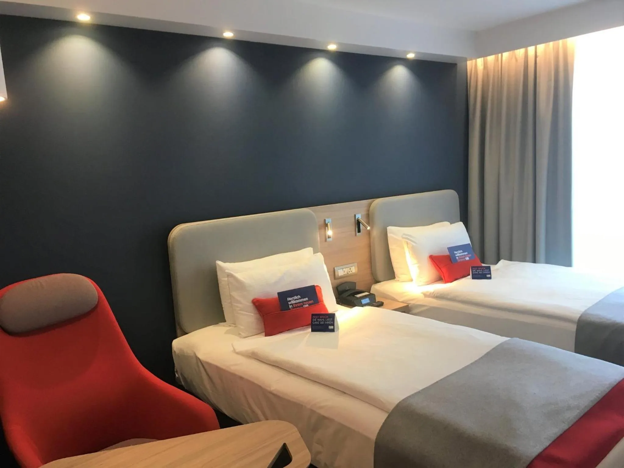 Photo of the whole room, Bed in Holiday Inn Express Zürich Airport by IHG