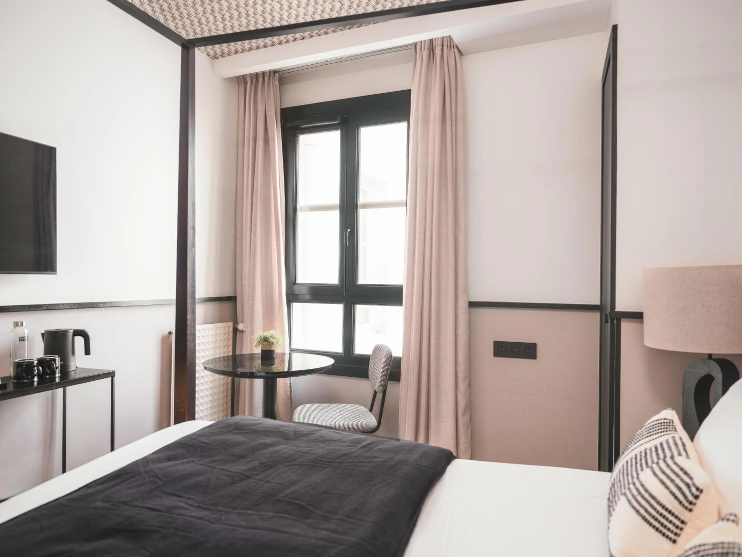 Bedroom, Bed in Maisons du Monde Hôtel & Suites - La Rochelle Vieux Port