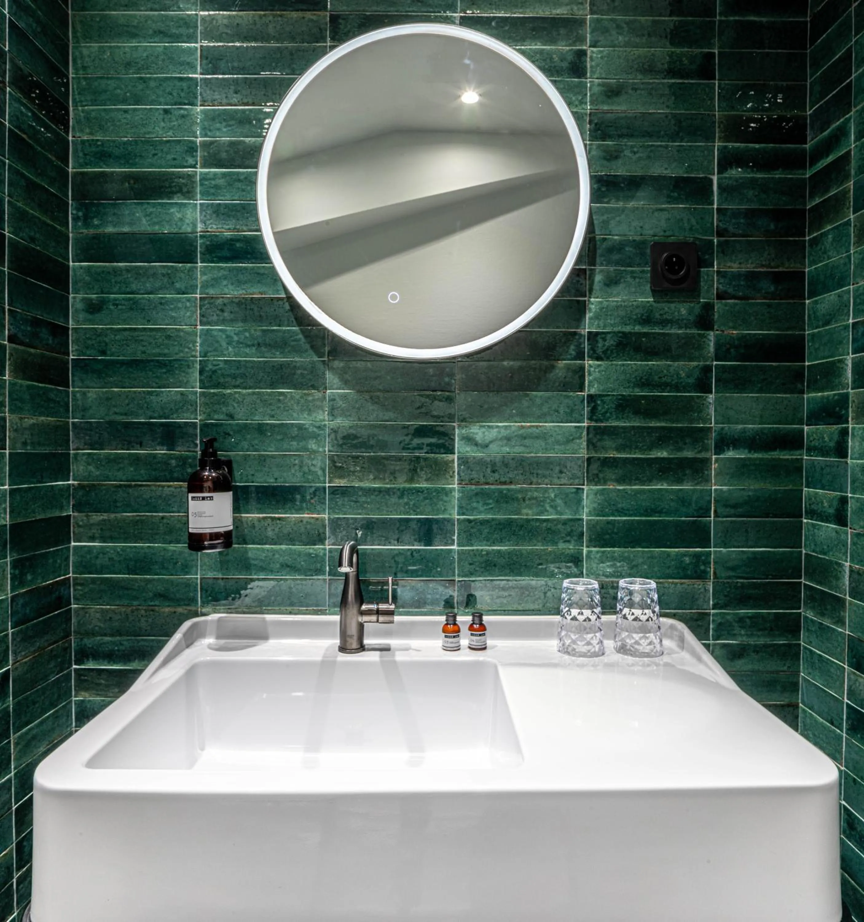 Bathroom in Maisons du Monde Hôtel & Suites - La Rochelle Vieux Port