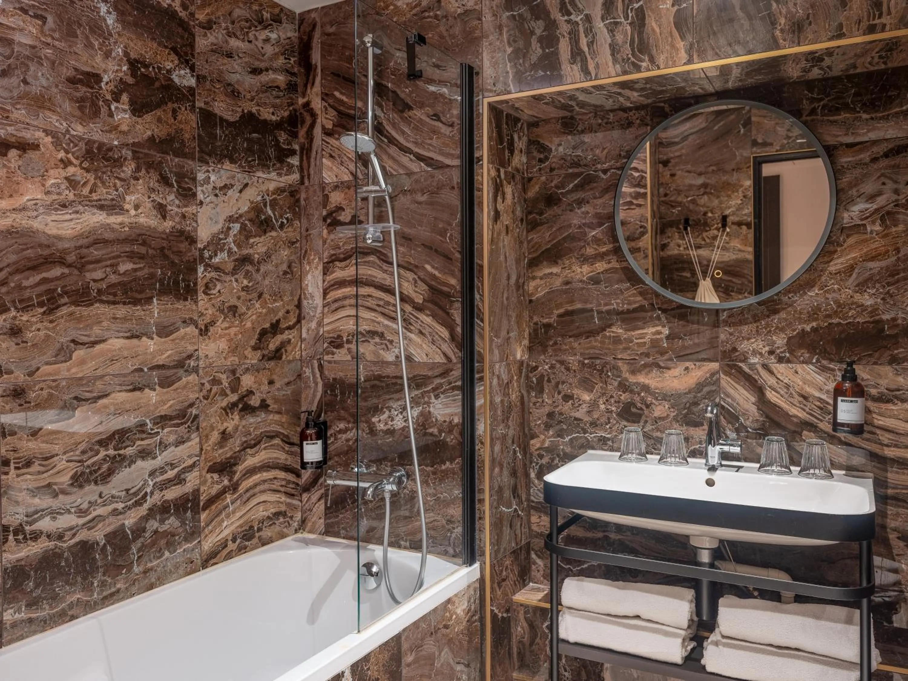 Bathroom in Maisons du Monde Hôtel & Suites - La Rochelle Vieux Port