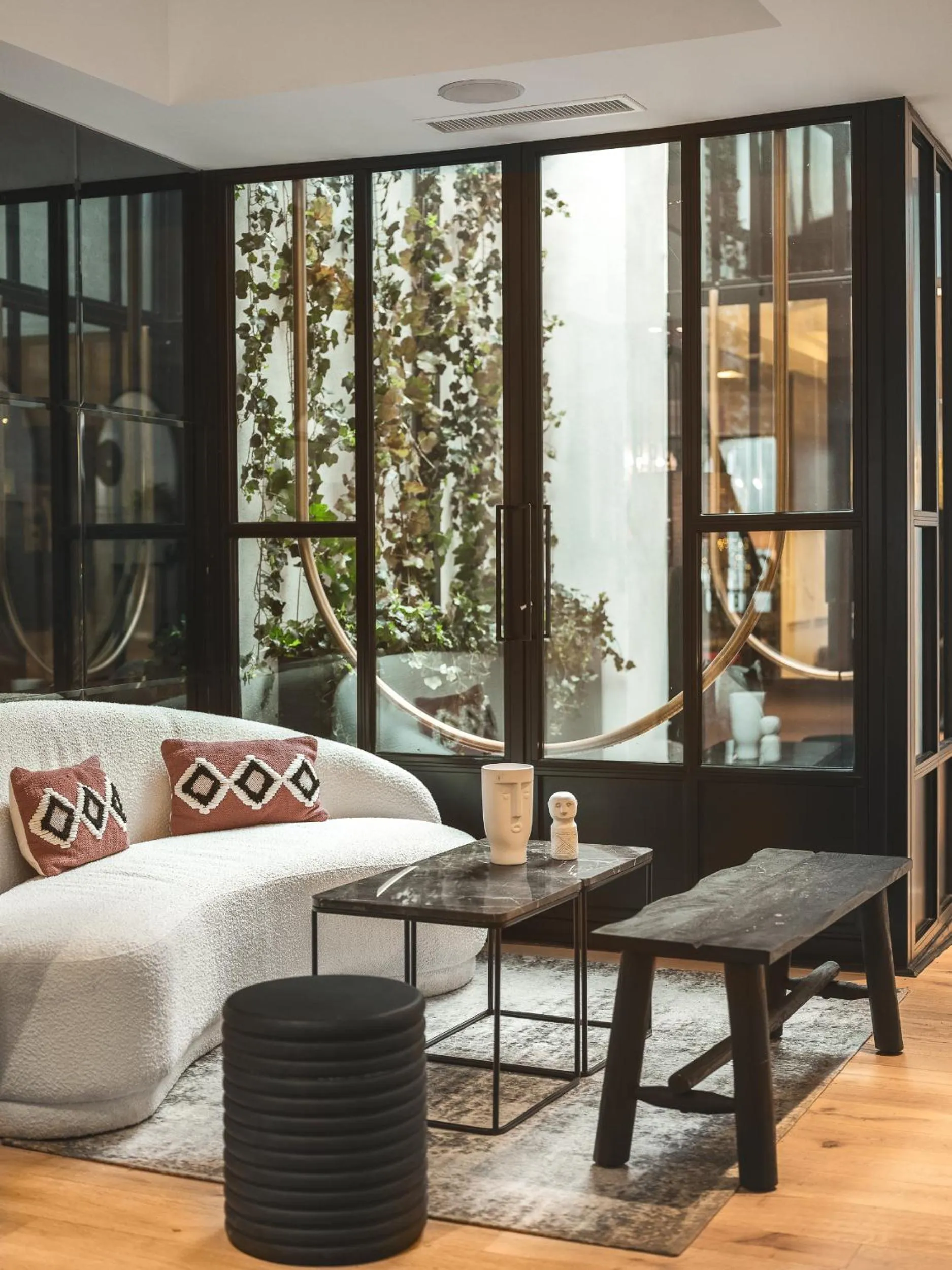 Living room, Bed in Maisons du Monde Hôtel & Suites - La Rochelle Vieux Port