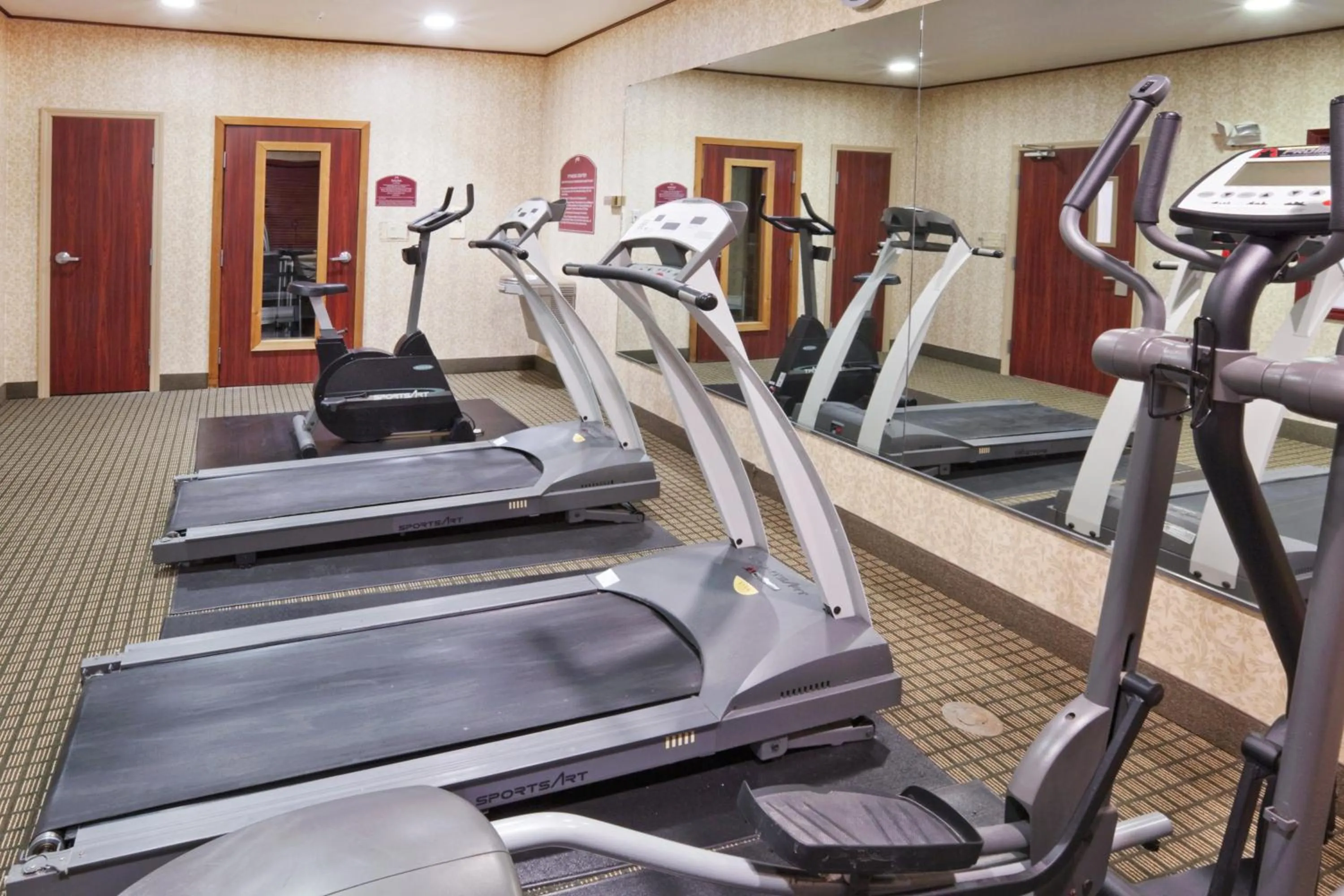 Fitness centre/facilities in Holiday Inn Express Hotel & Suites Gainesville by IHG