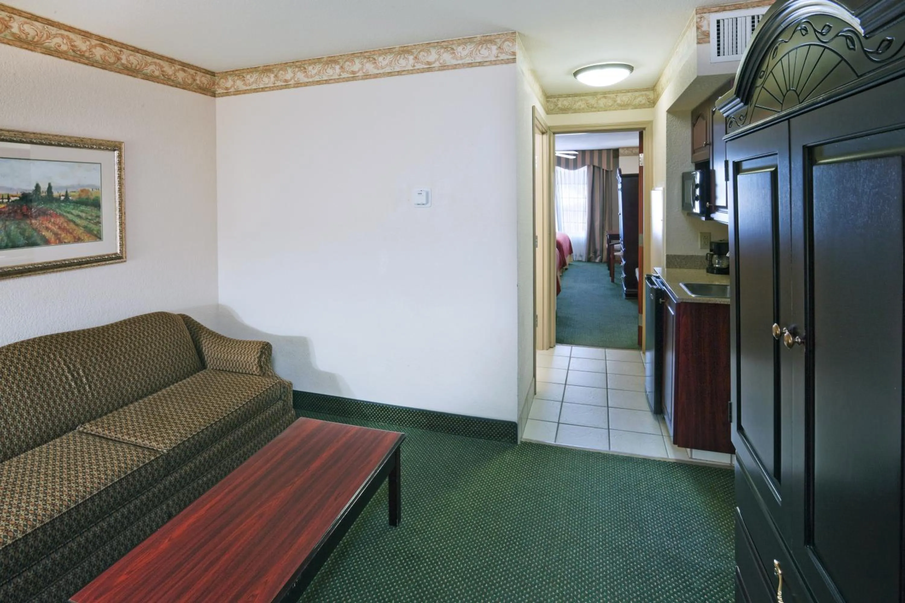 Seating area in Holiday Inn Express Hotel & Suites Gainesville by IHG