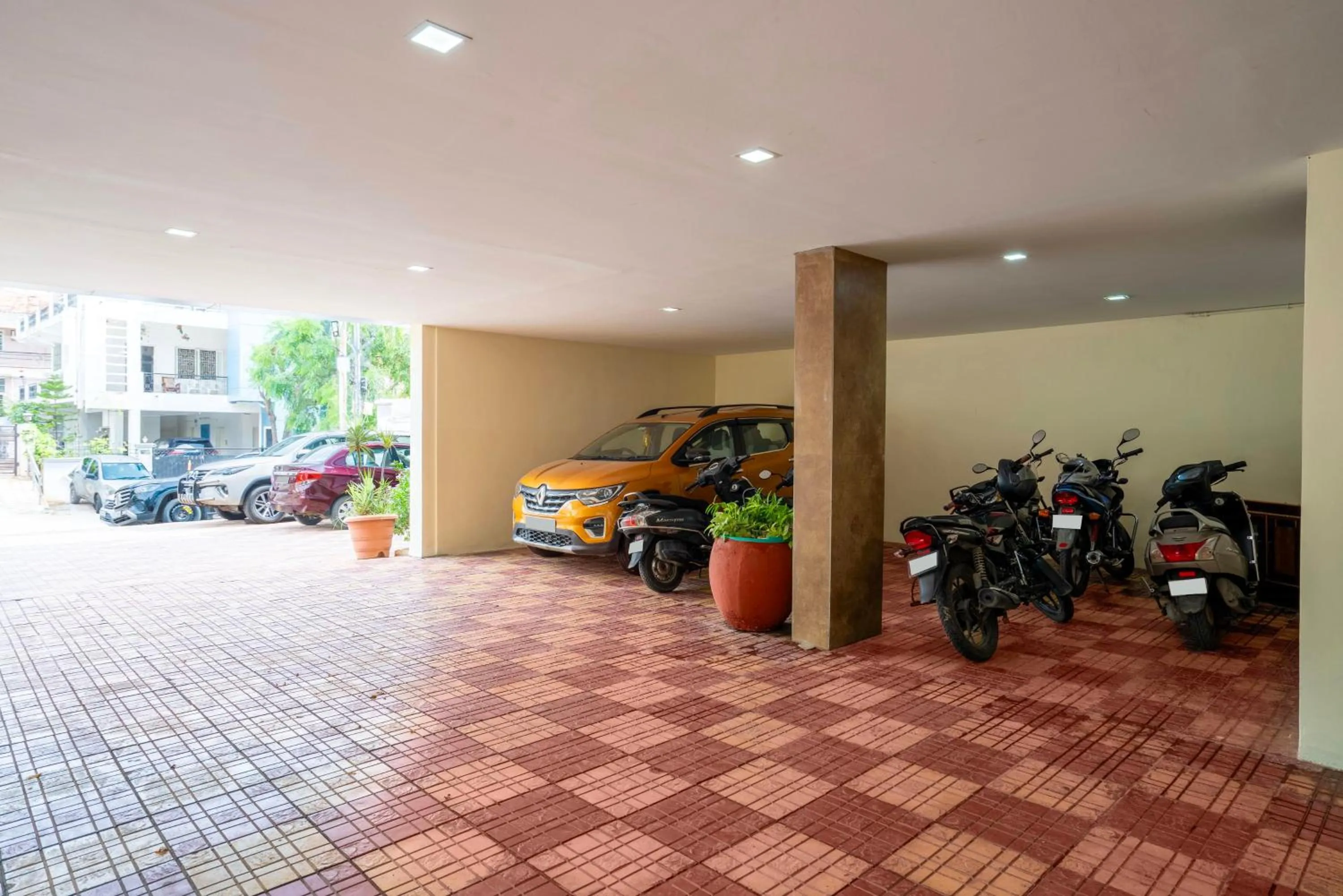 Parking in Treebo Srico, Banjara Hills