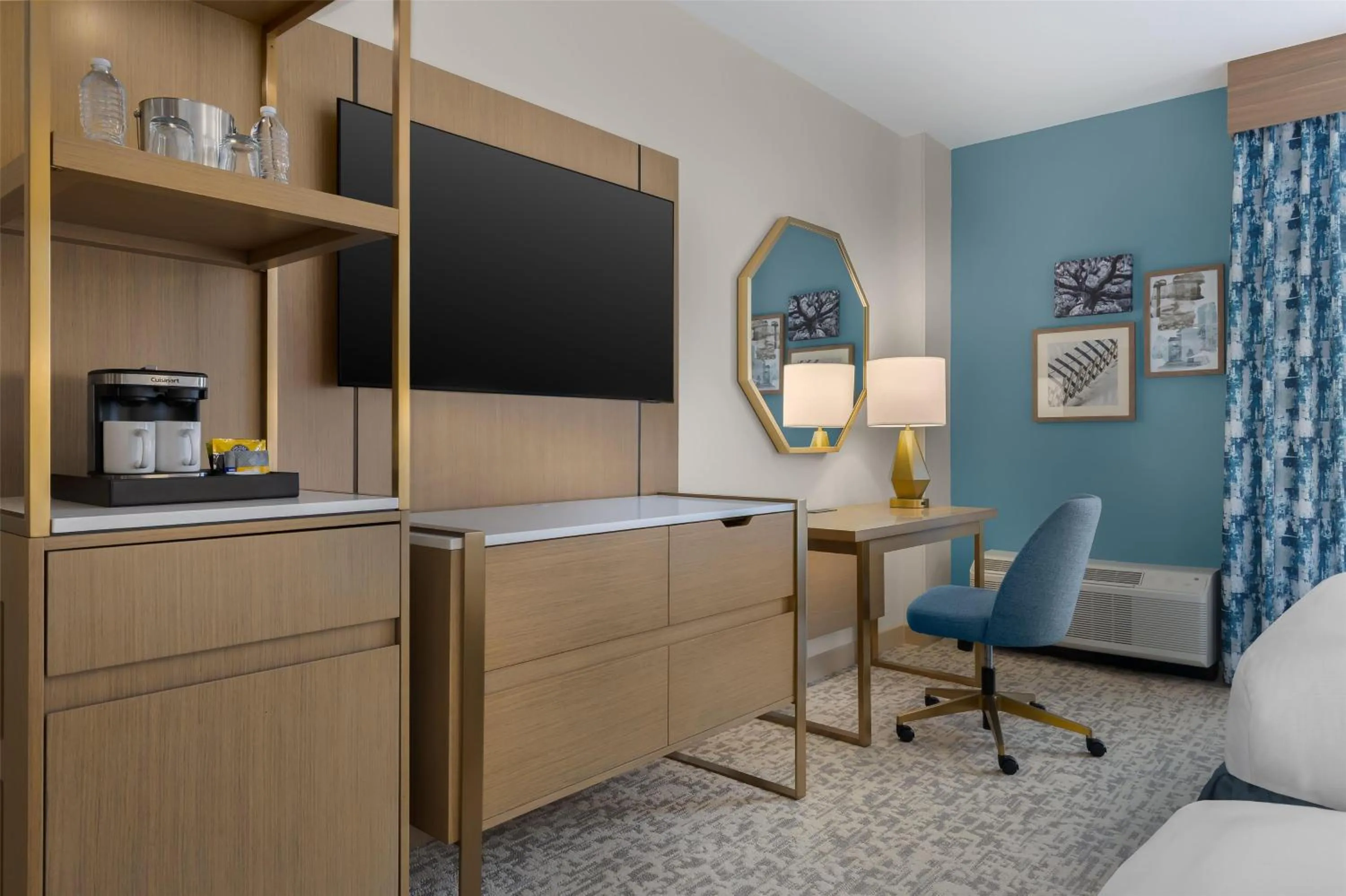 Bedroom in Doubletree By Hilton Wilmington, Nc