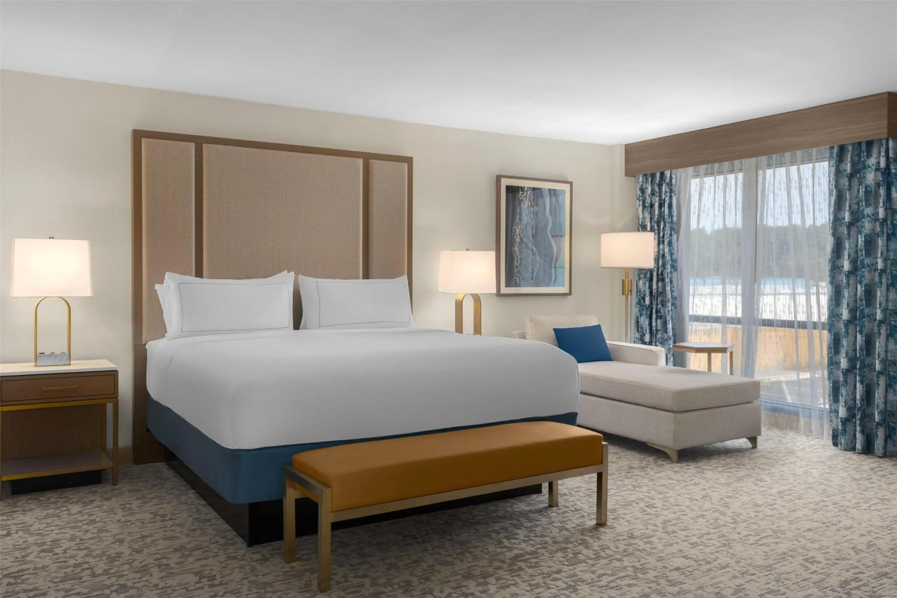 Living room, Bed in Doubletree By Hilton Wilmington, Nc