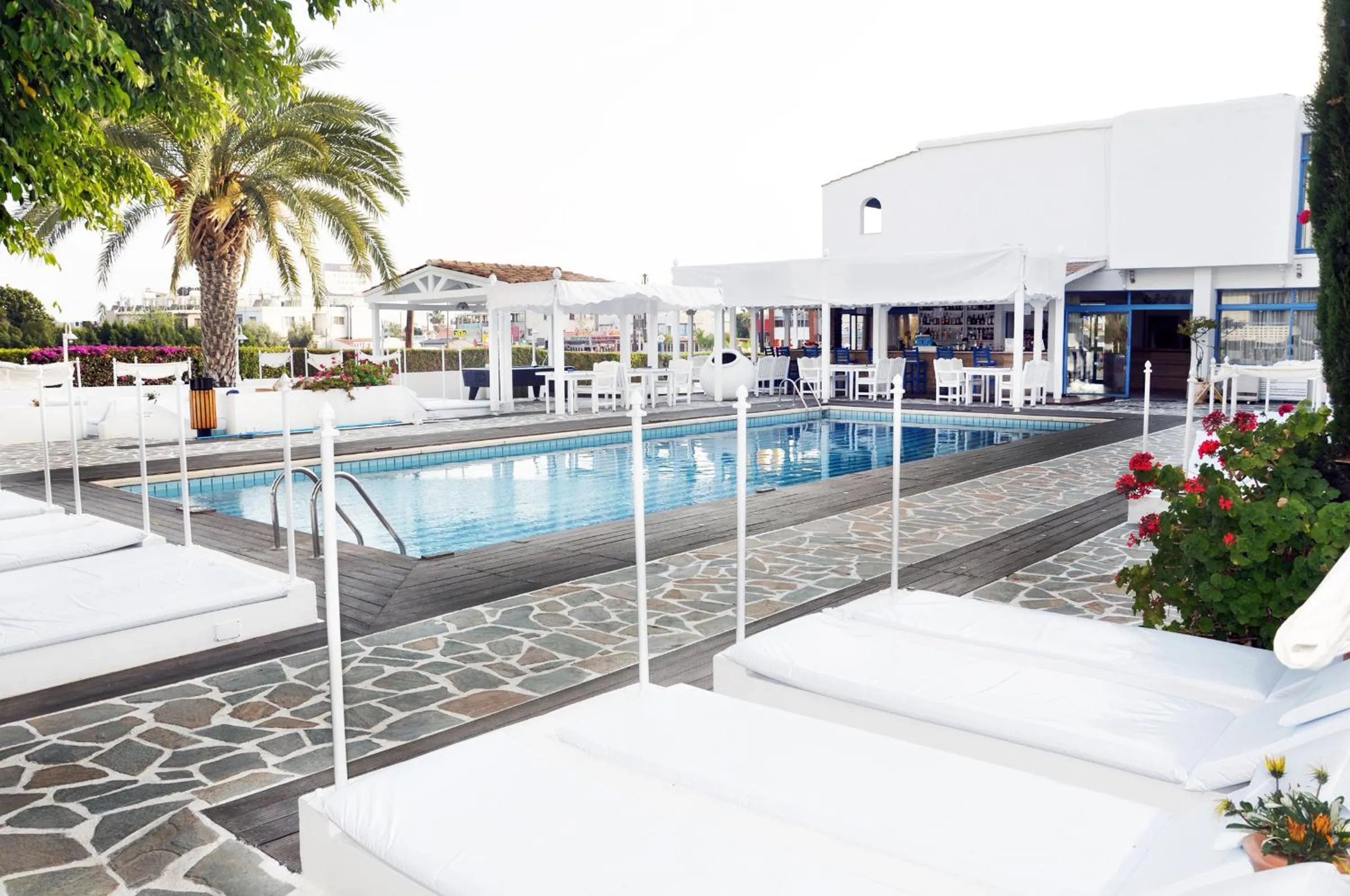 Swimming pool in Tasmaria Aparthotel