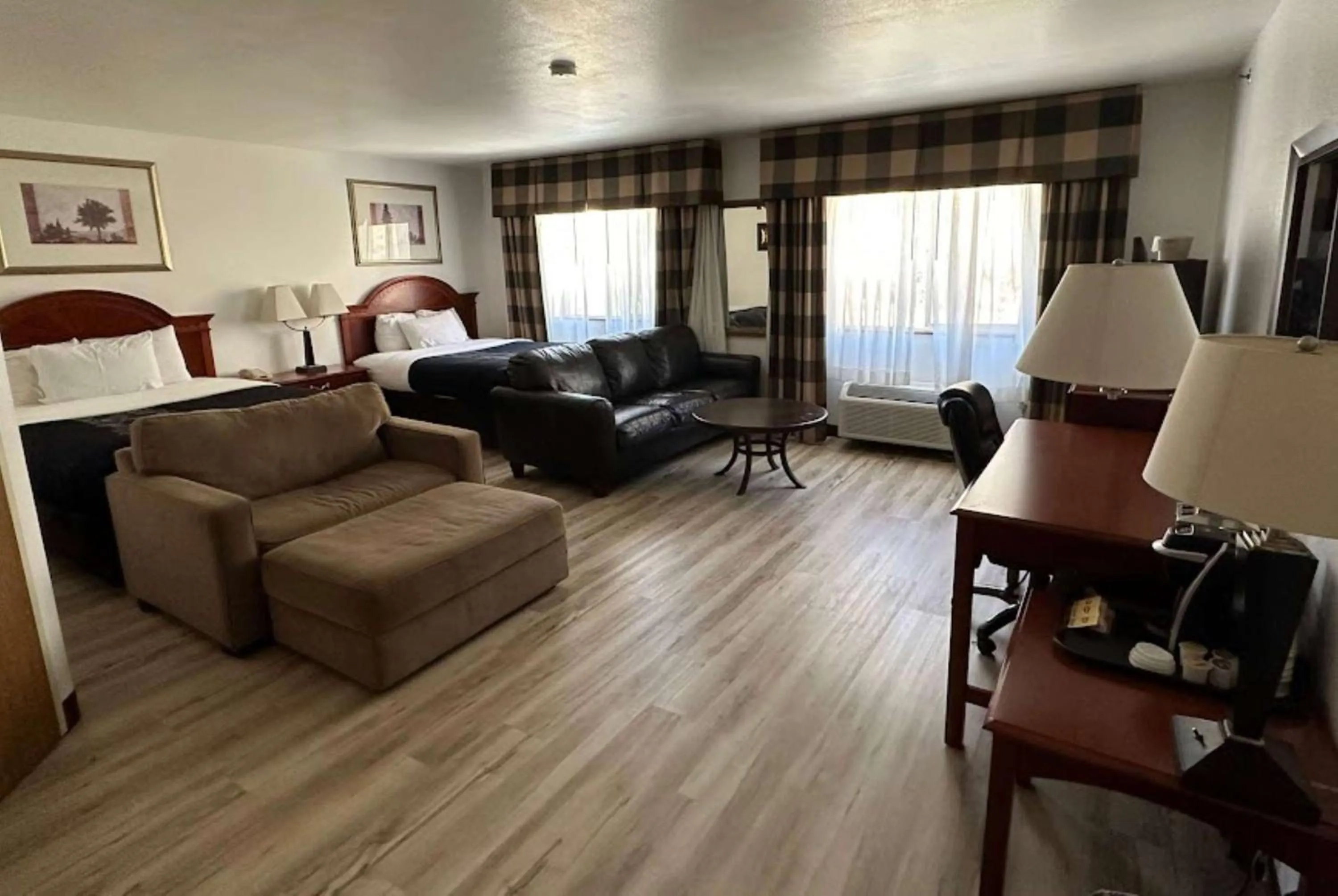 Photo of the whole room in Wingate by Wyndham Eagle Vail Valley