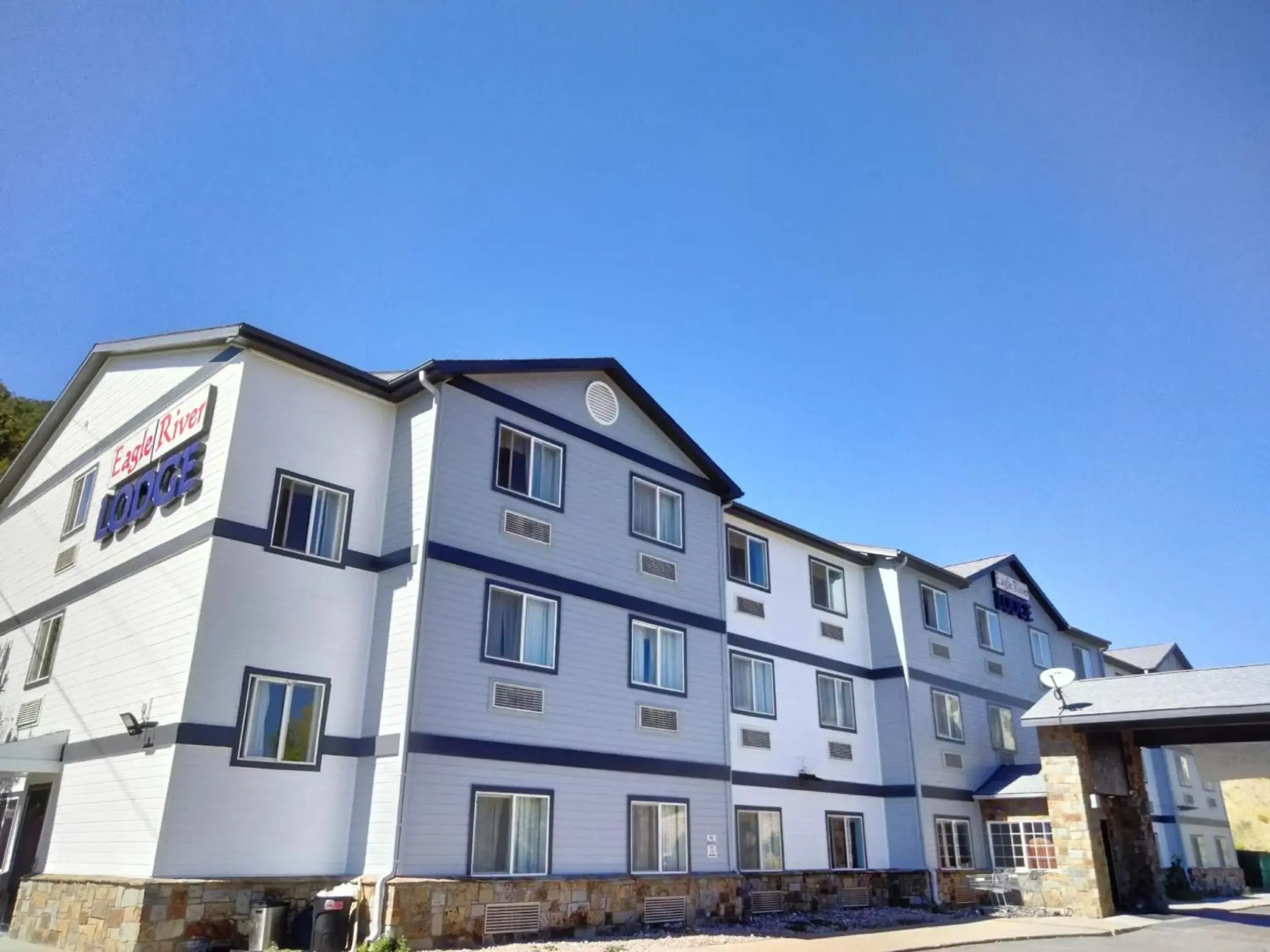 Property building in Wingate by Wyndham Eagle Vail Valley Property building in Wingate by Wyndham Eagle Vail Valley