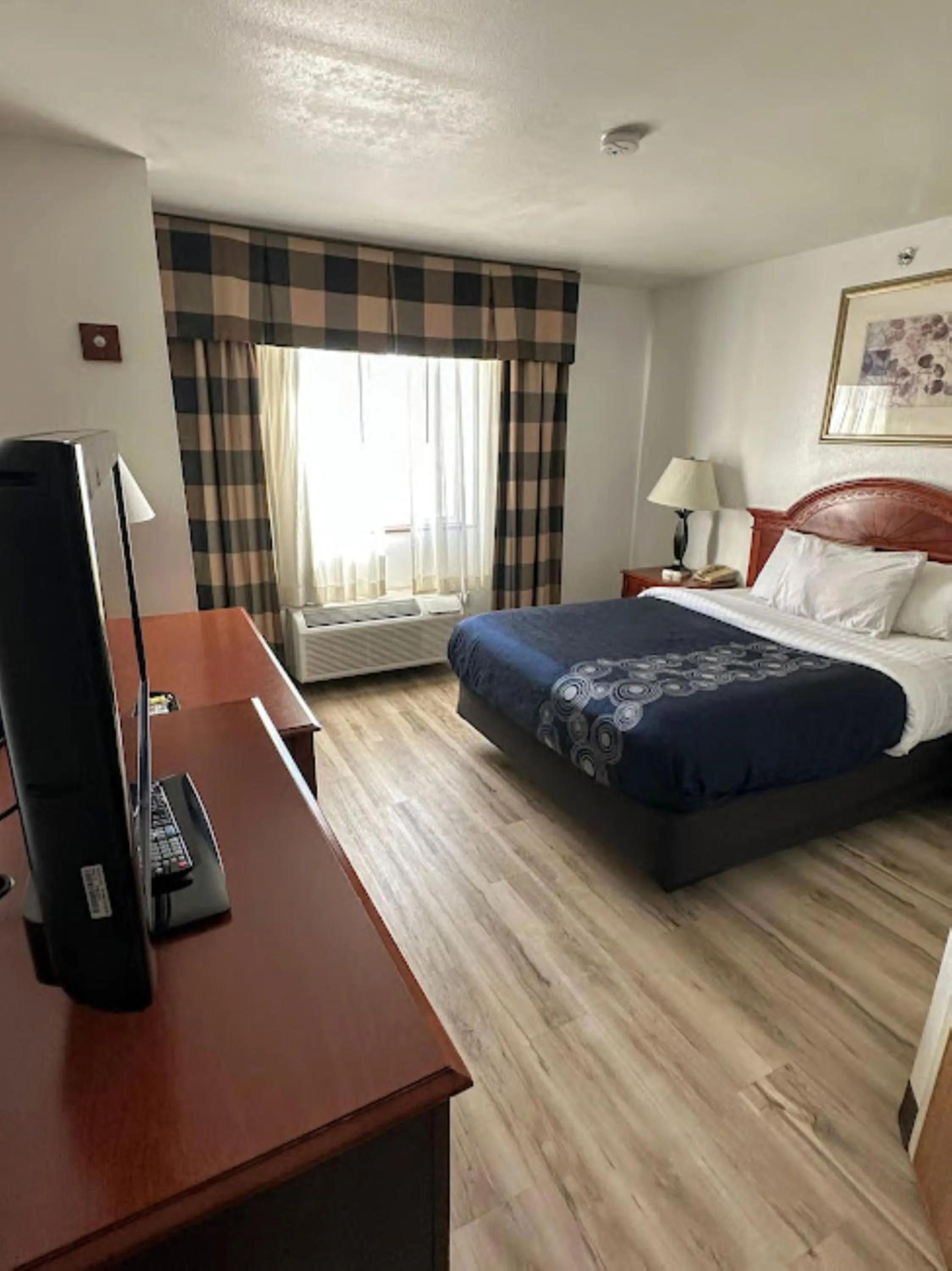 Bed in Wingate by Wyndham Eagle Vail Valley