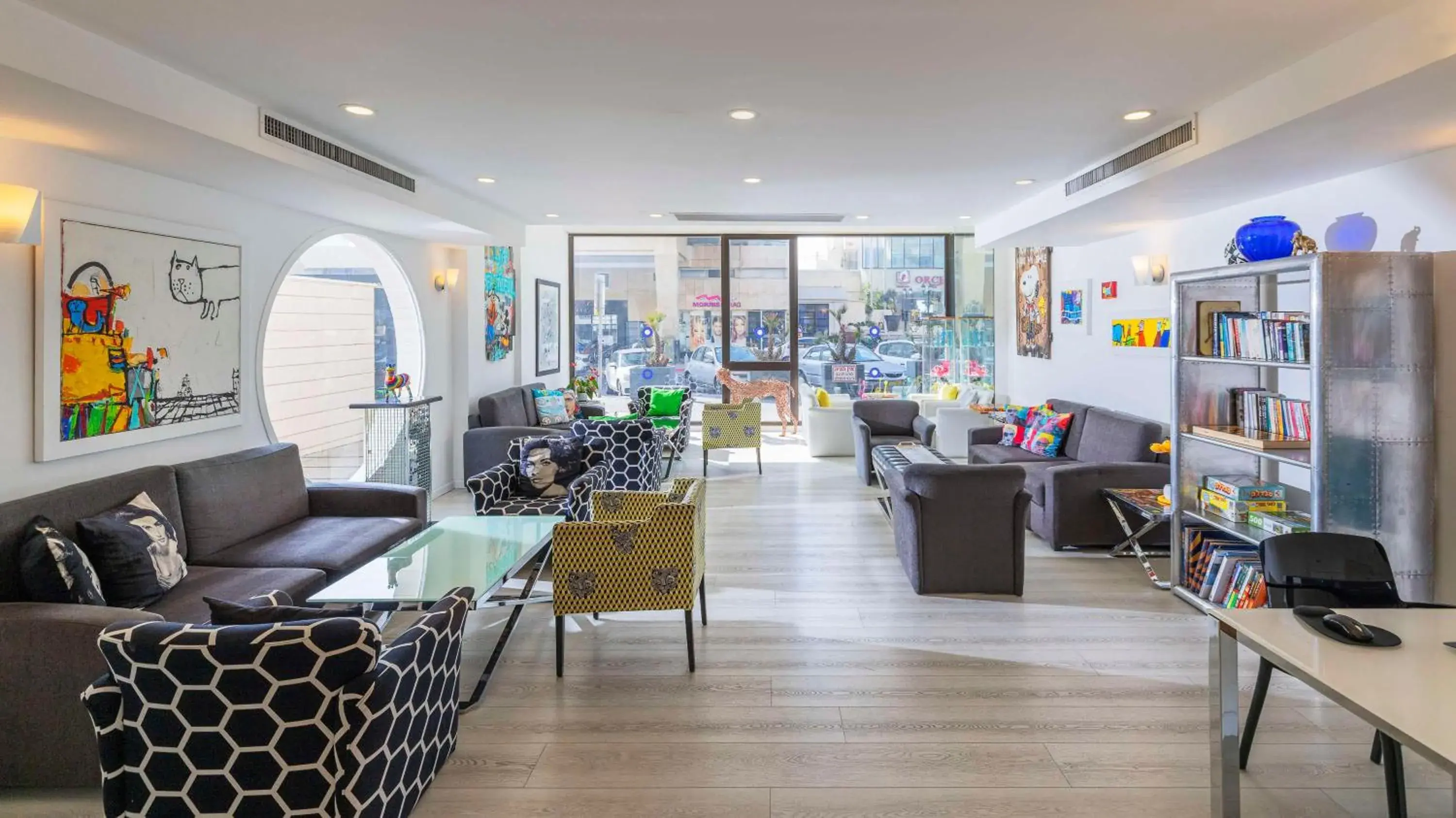 Lobby or reception in Best Western Regency Suites Lobby or reception in Best Western Regency Suites