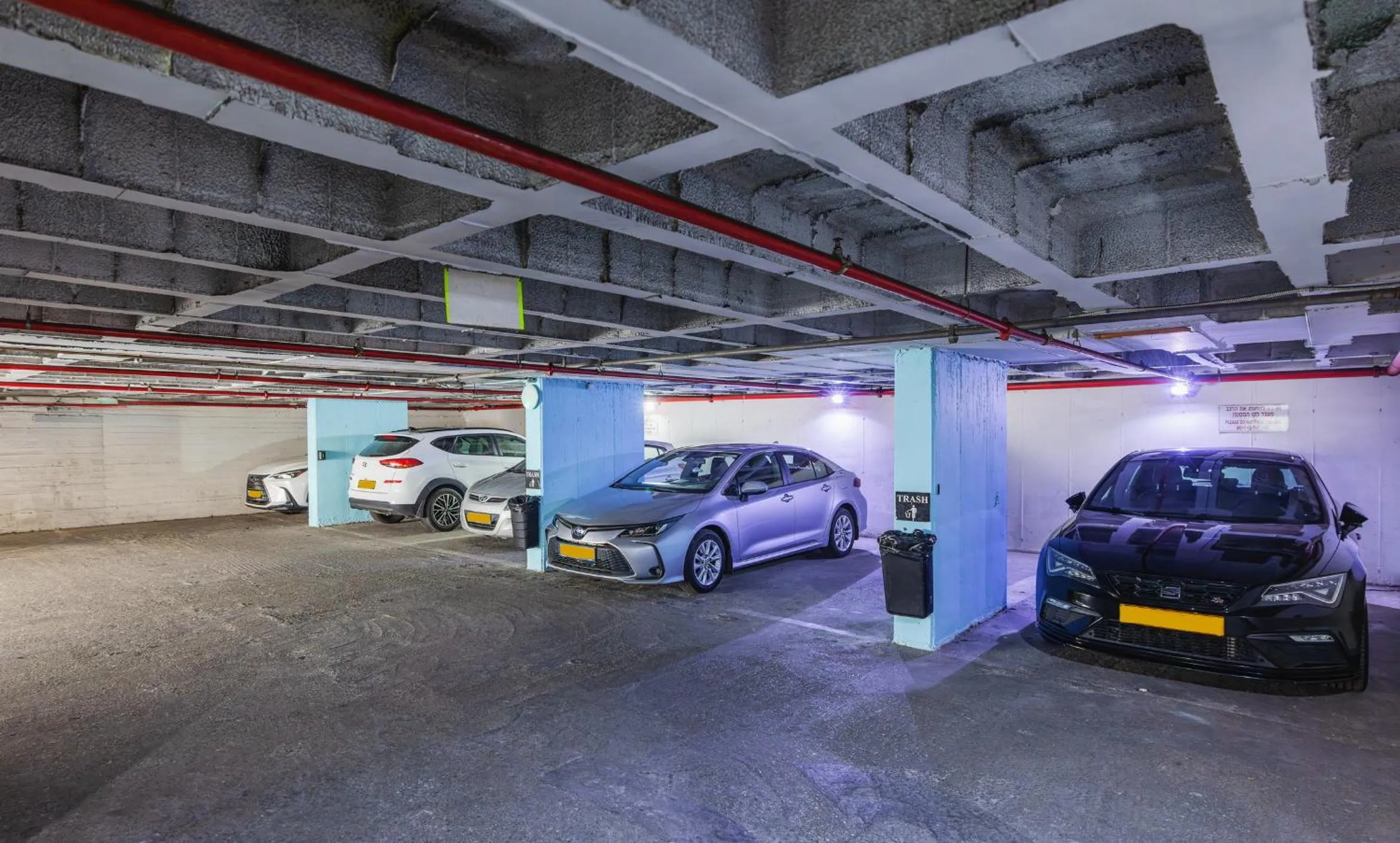 Parking in Best Western Regency Suites