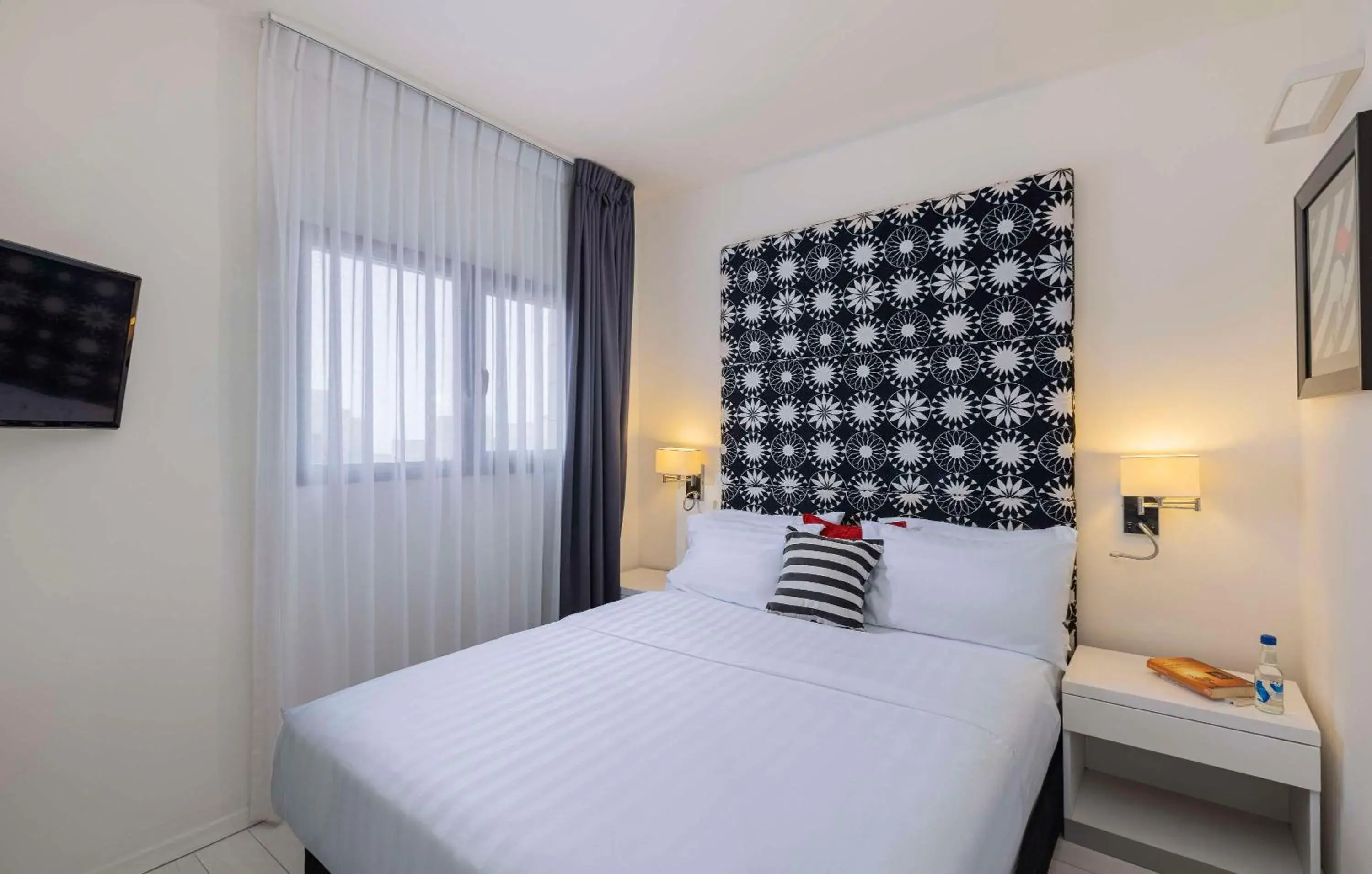 Junior One-Bedroom Suite with Kitchenette in Best Western Regency Suites Junior One-Bedroom Suite with Kitchenette in Best Western Regency Suites