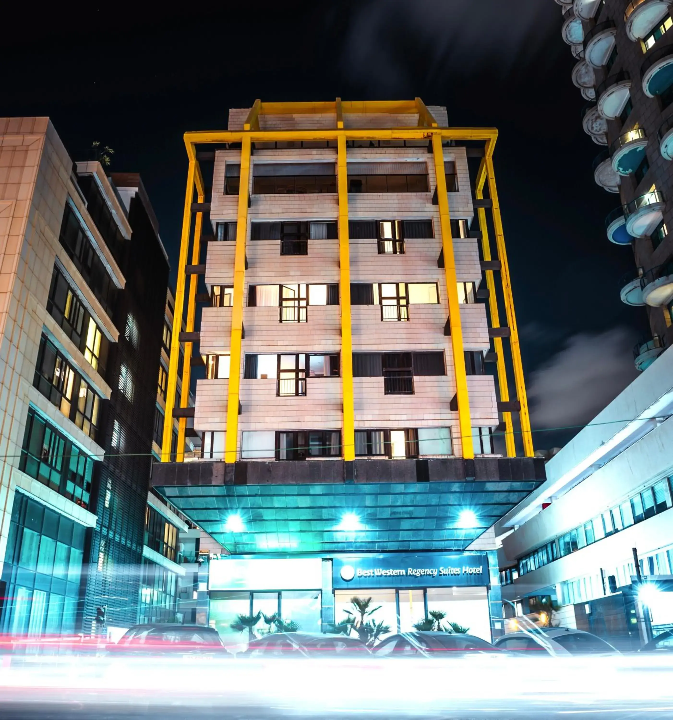 Property building in Best Western Regency Suites Property building in Best Western Regency Suites