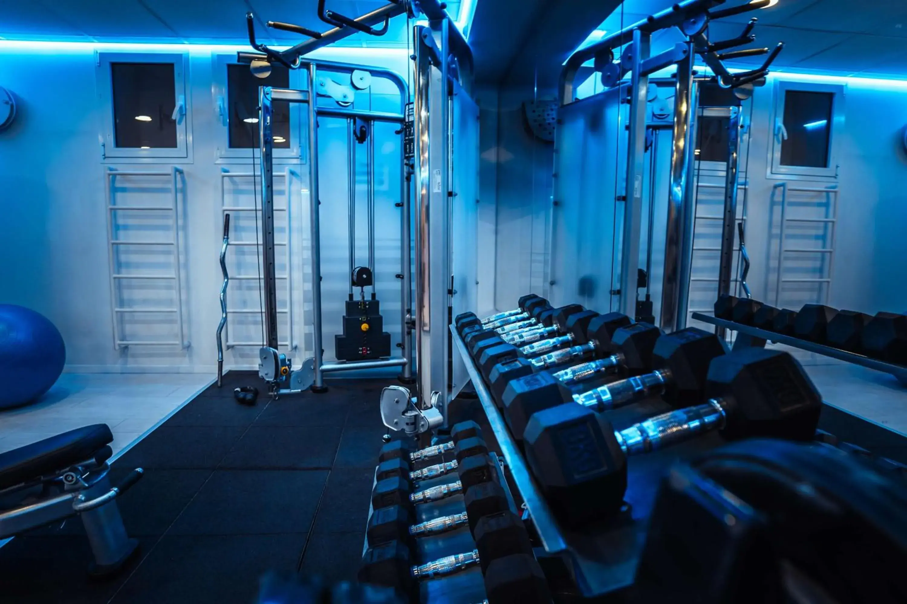 Fitness centre/facilities in Best Western Regency Suites Fitness centre/facilities in Best Western Regency Suites