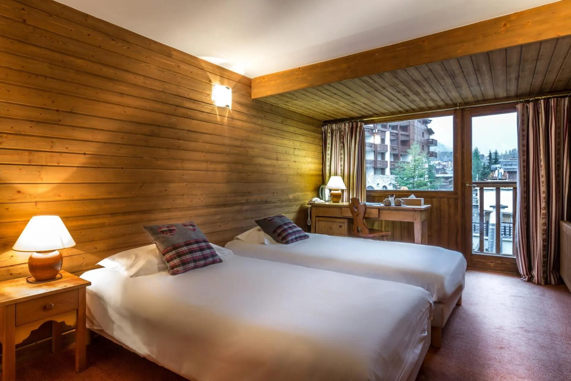 Bedroom, Bed in Les Crêtes Blanches