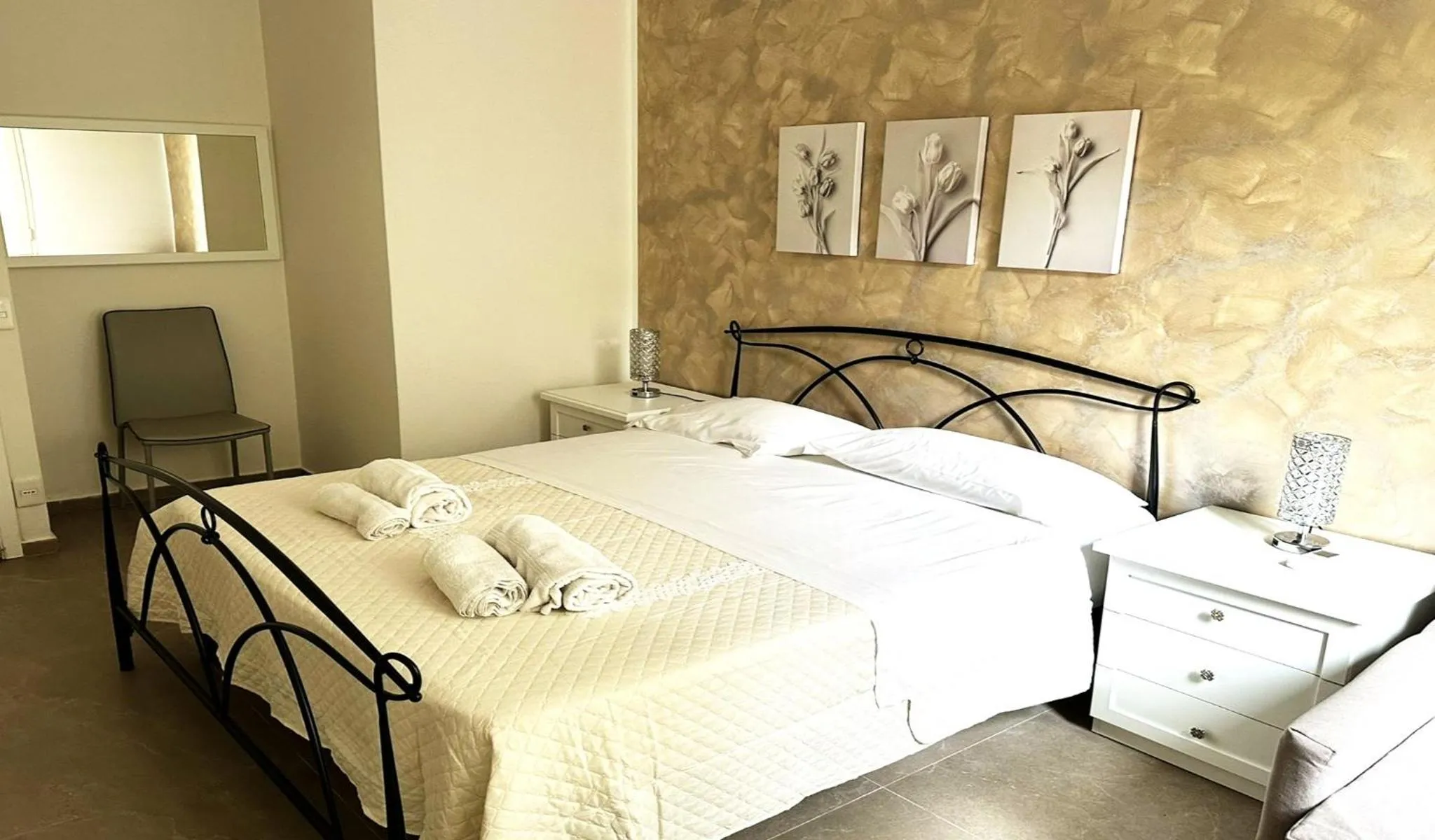 Bedroom, Bed in CH Exclusive Apartments