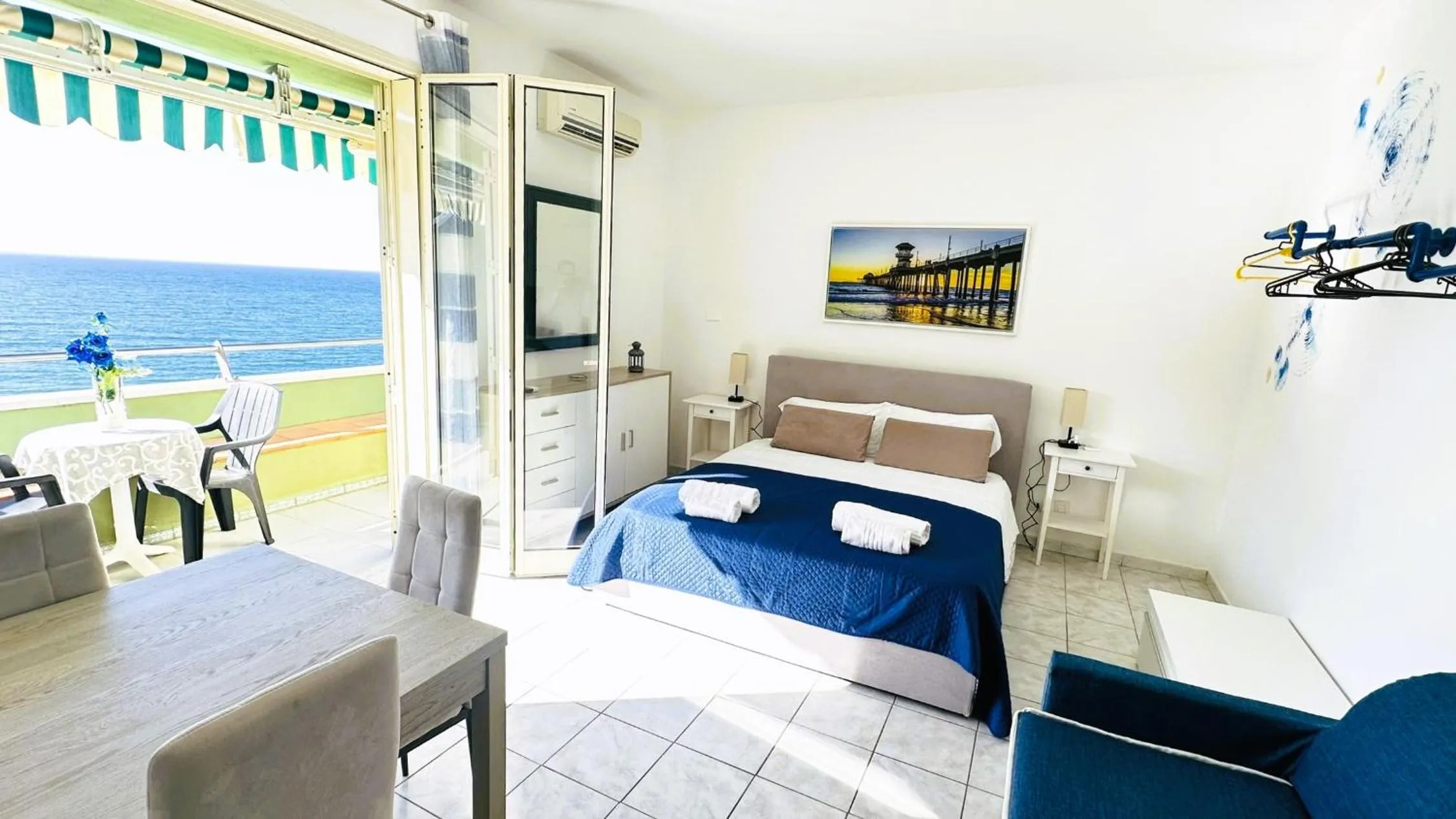 View (from property/room), Bed in CH Exclusive Apartments