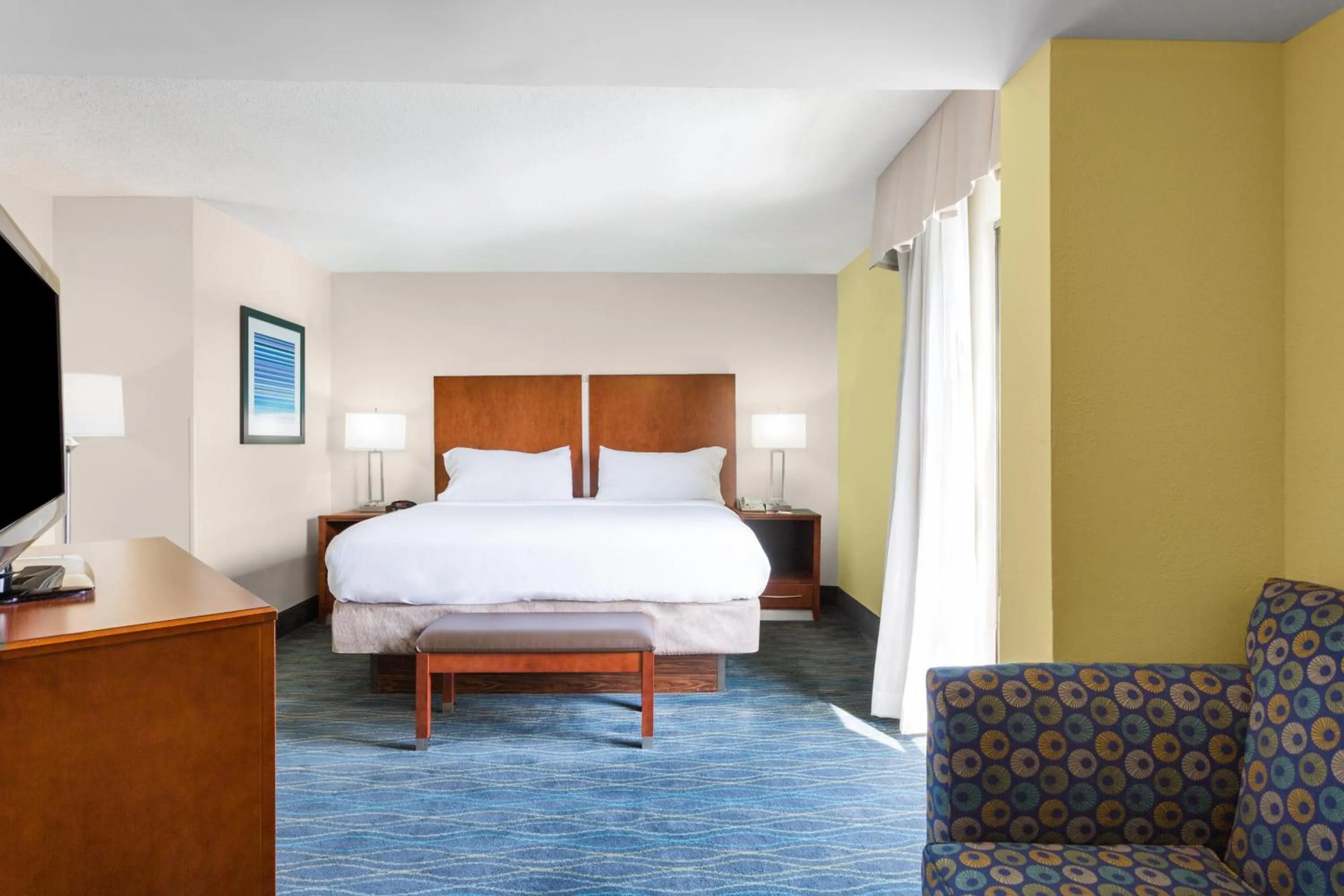 Photo of the whole room, Bed in Holiday Inn Express & Suites Wilmington-University Center by IHG