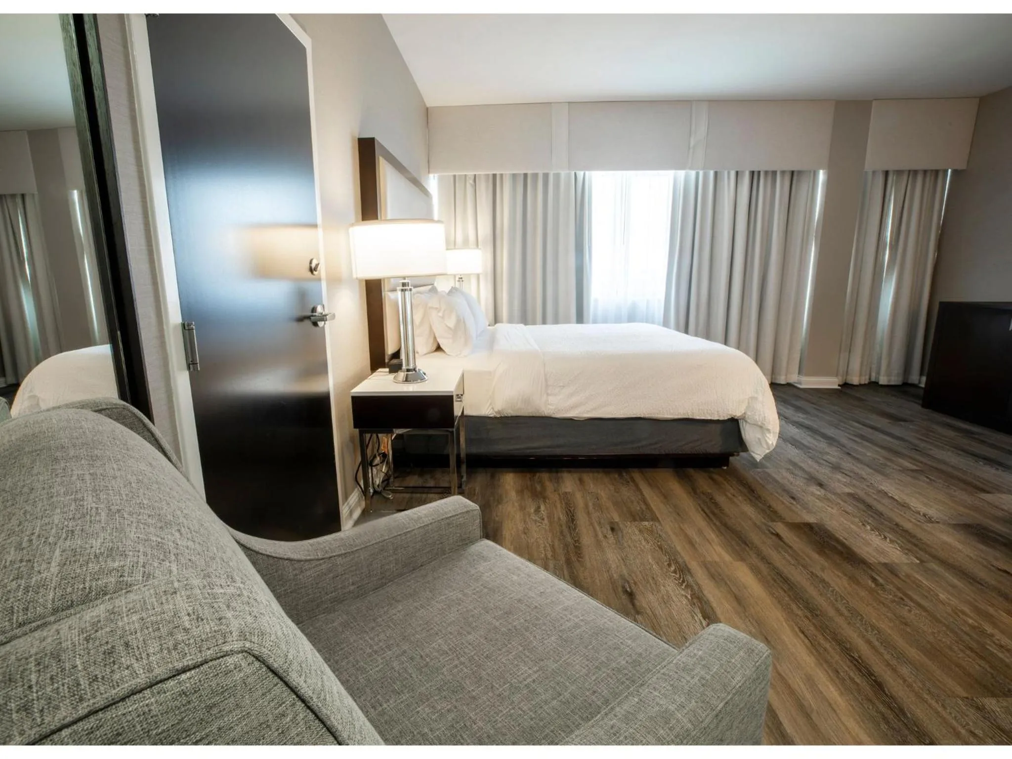 Photo of the whole room, Bed in Holiday Inn Wilmington by IHG