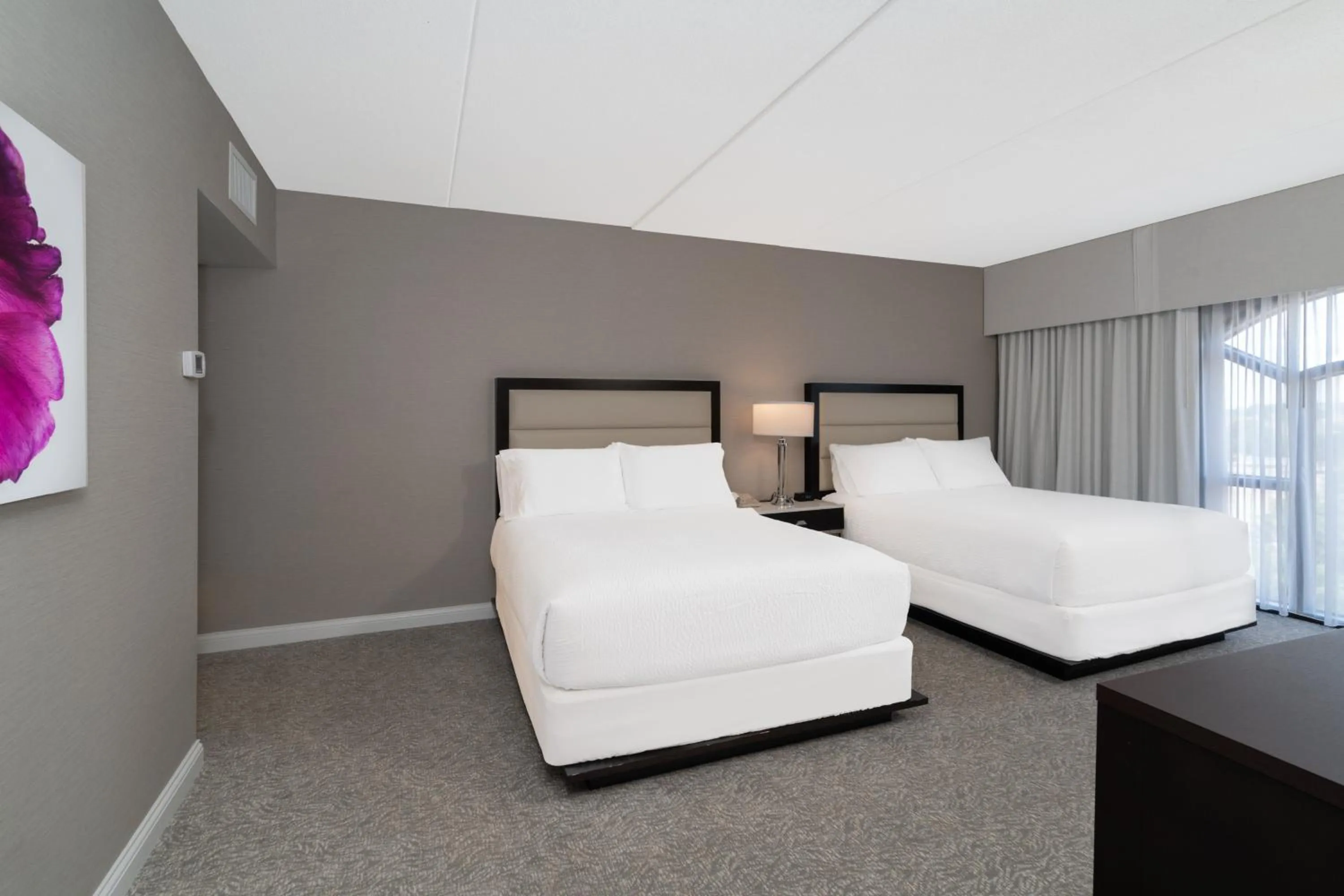 Photo of the whole room, Bed in Holiday Inn Wilmington by IHG