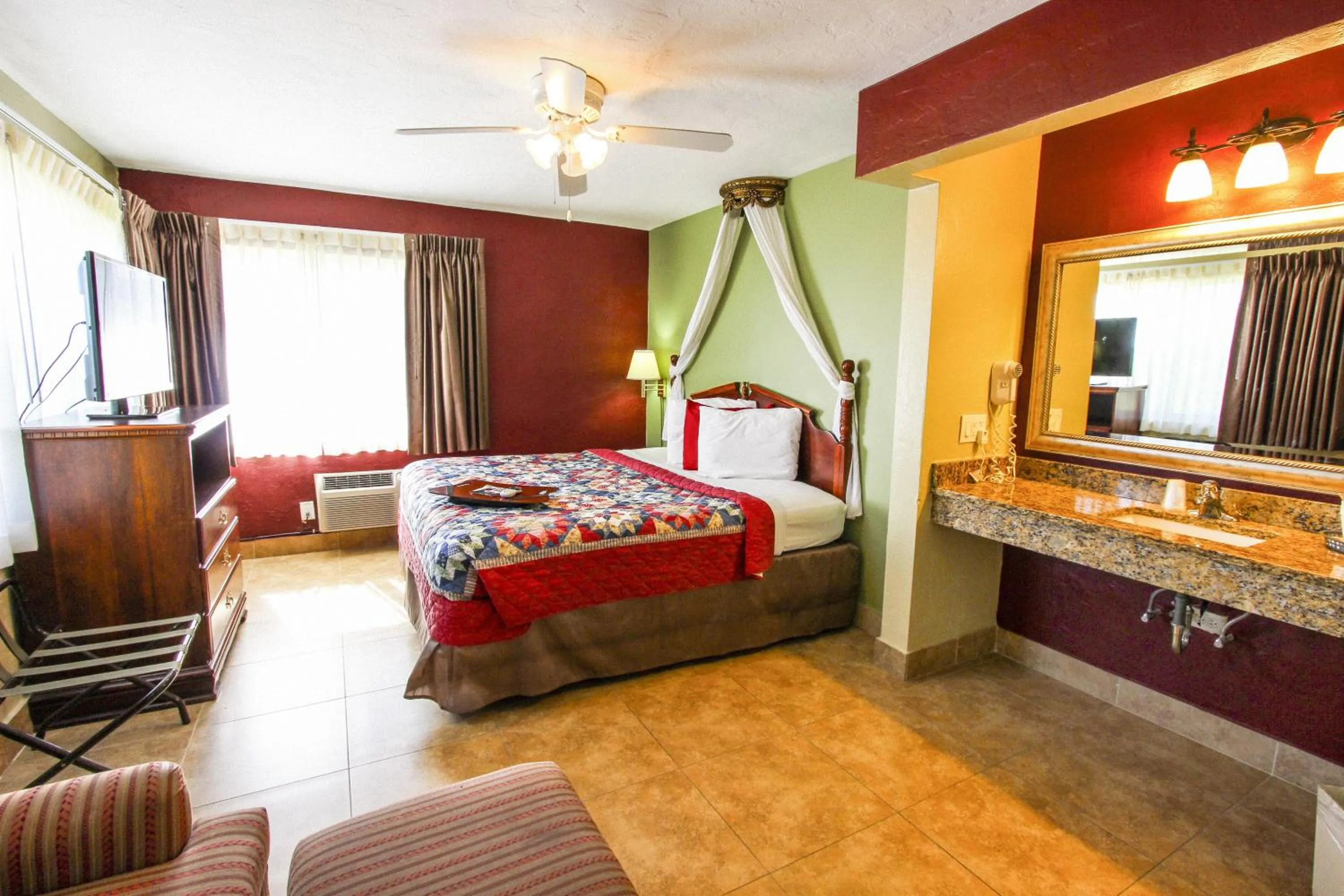 Bedroom, Bed in Oceans Beach Resort & Suites