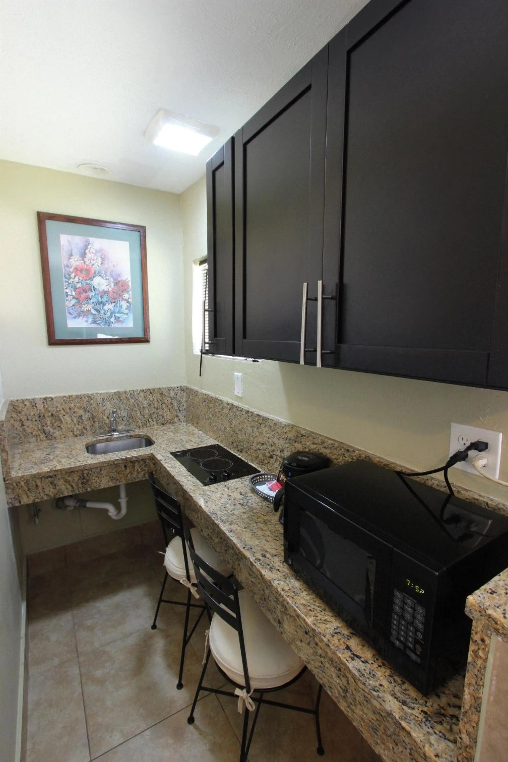 Food and drinks in Oceans Beach Resort & Suites